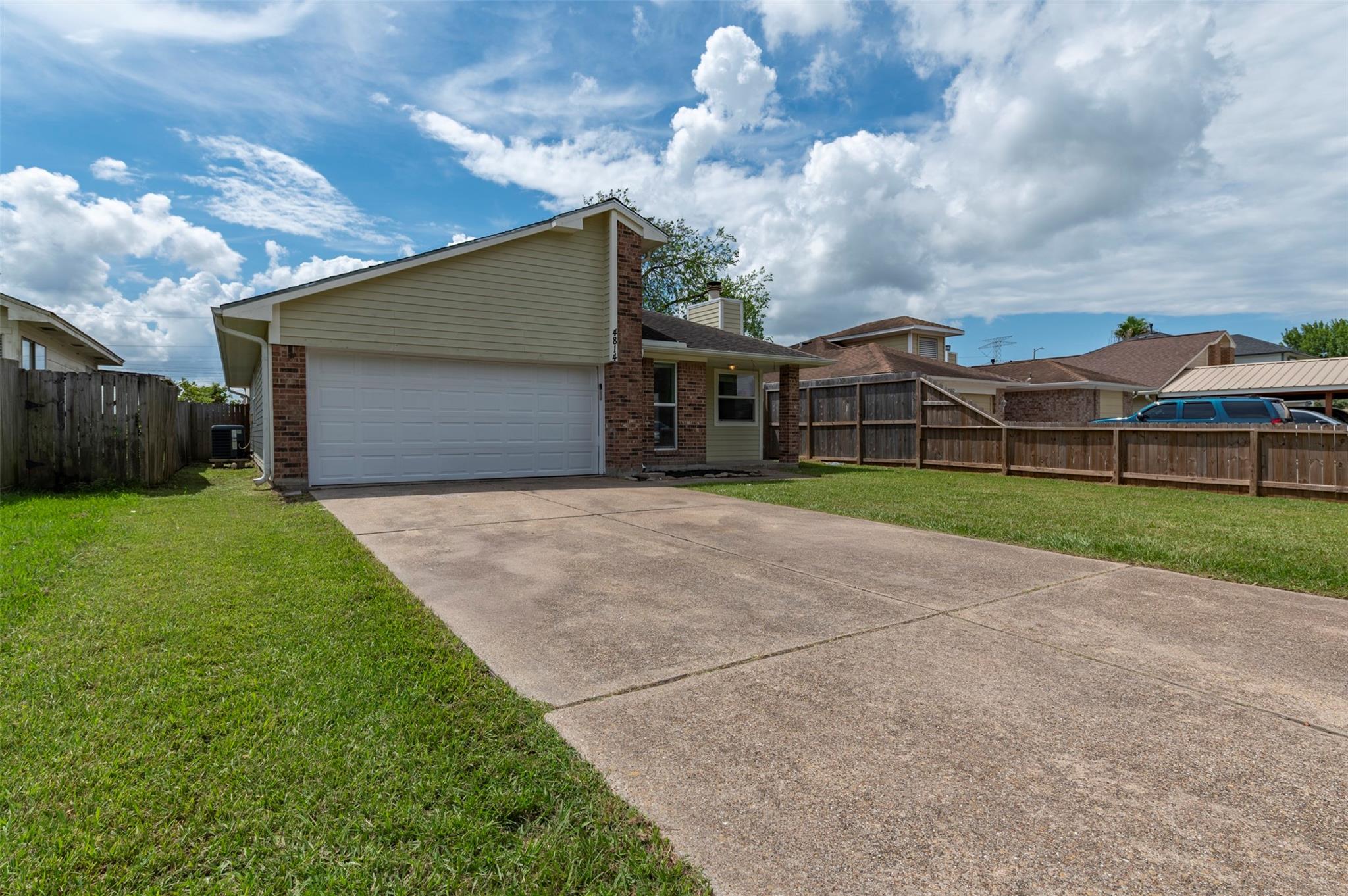 4814 Big Reef Drive Property Photo 2