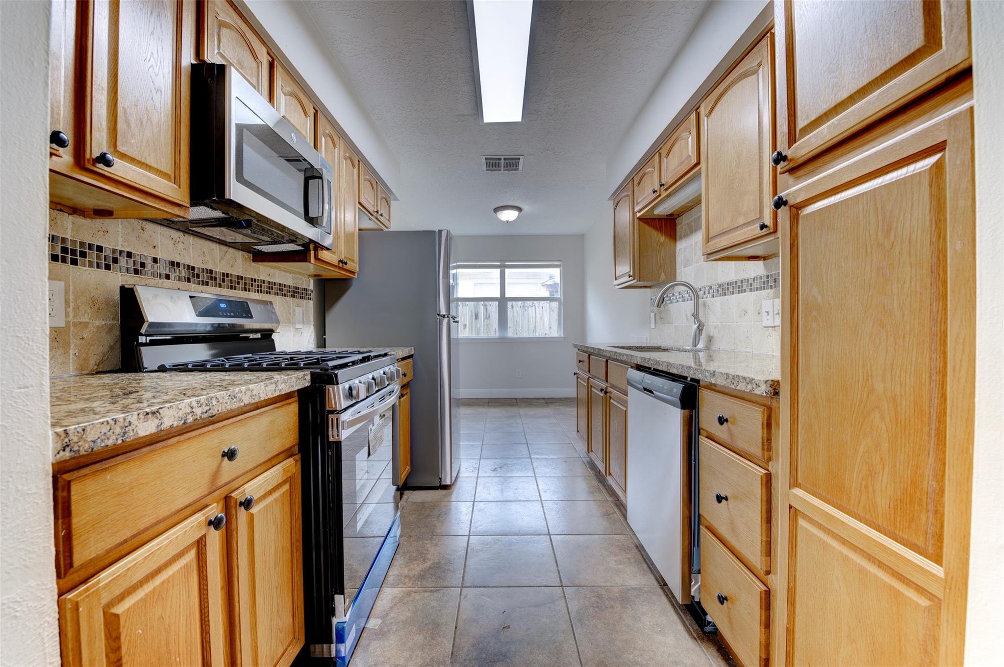 4814 Big Reef Drive Property Photo 8