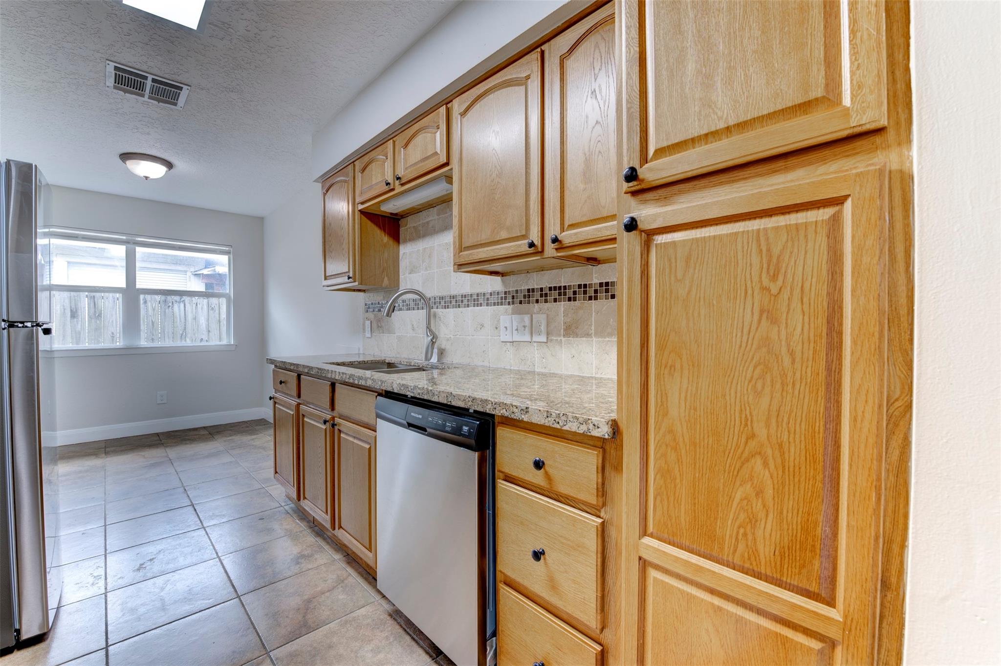 4814 Big Reef Drive Property Photo 9
