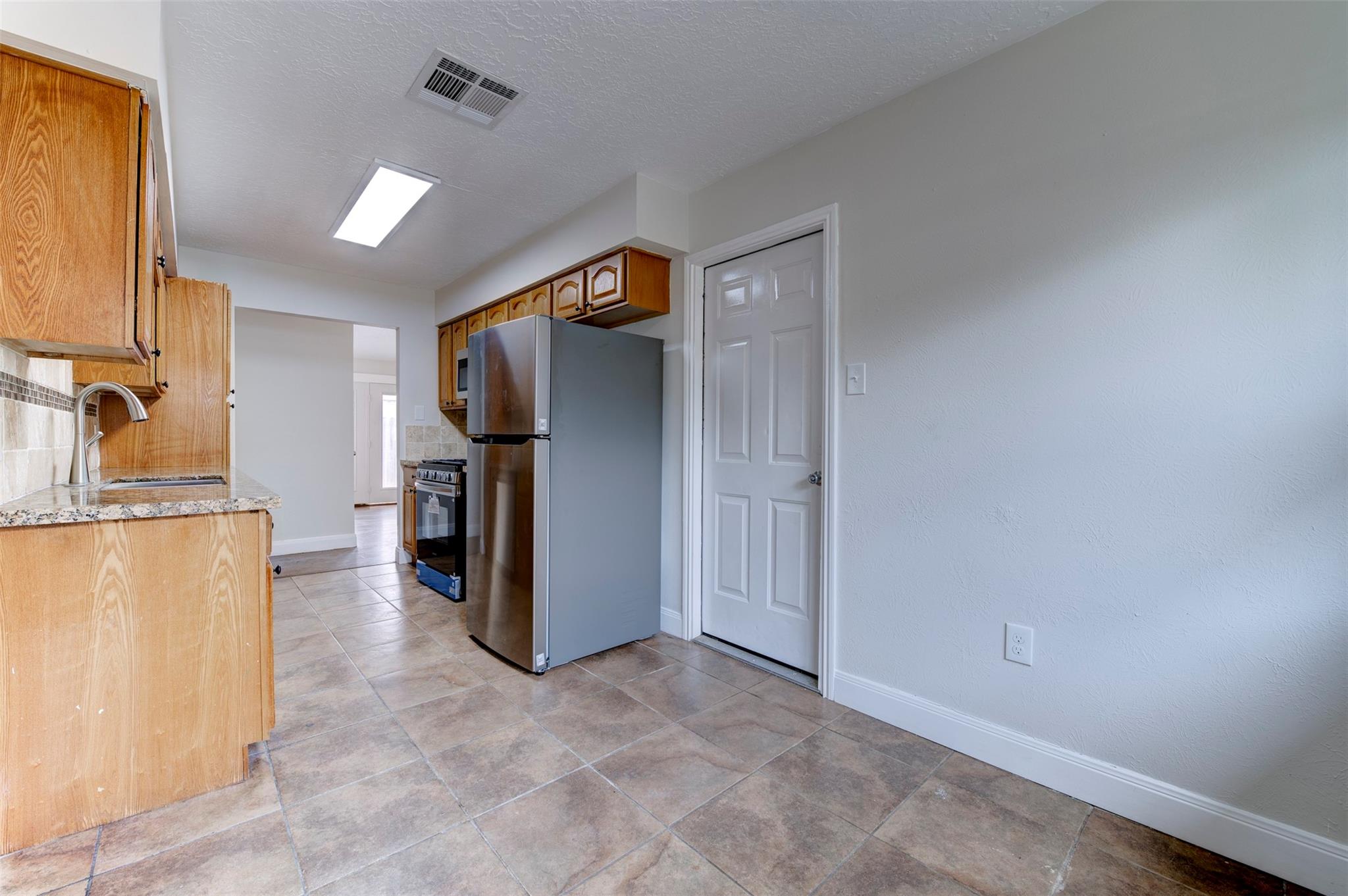 4814 Big Reef Drive Property Photo 12