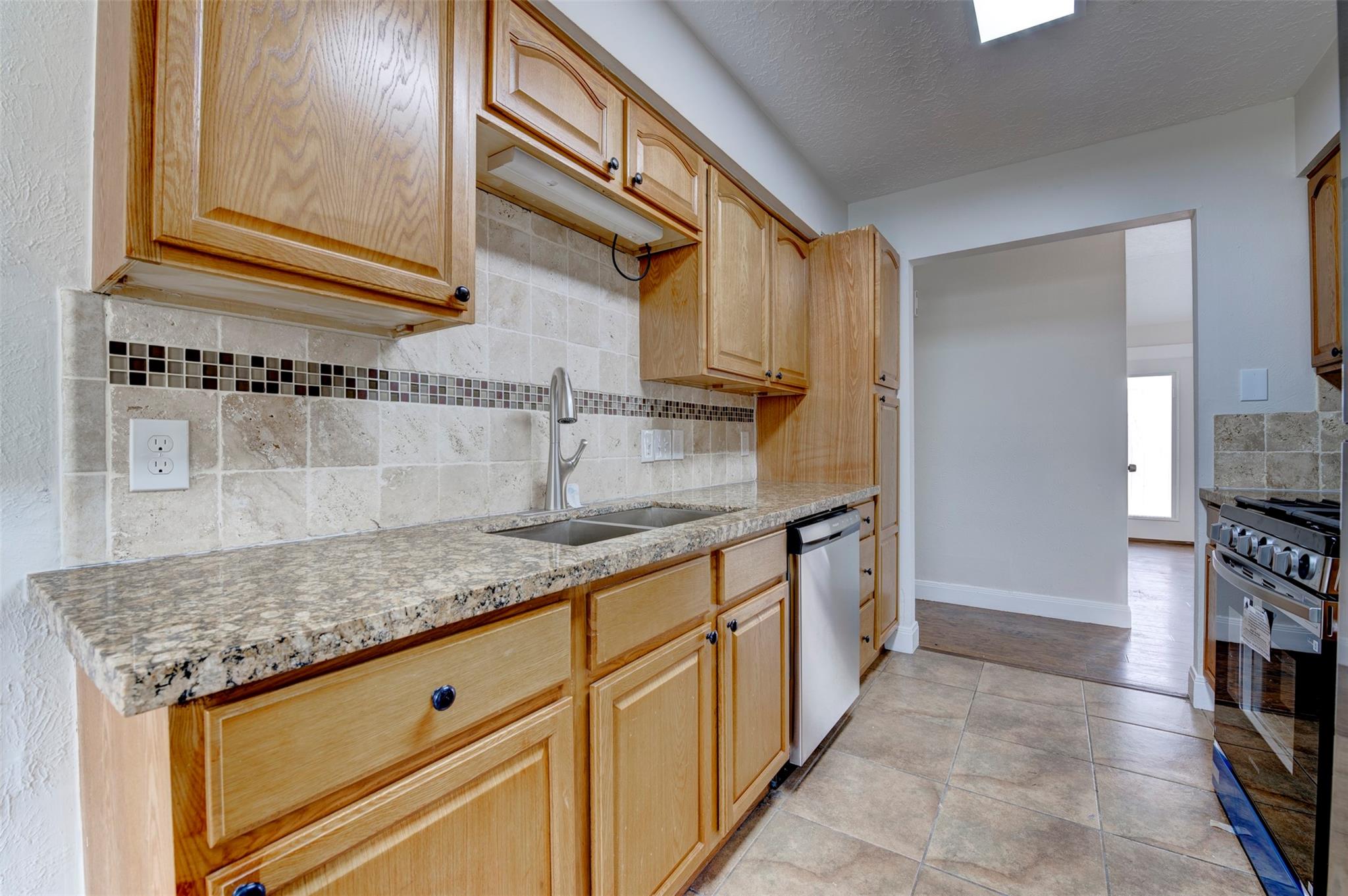 4814 Big Reef Drive Property Photo 14