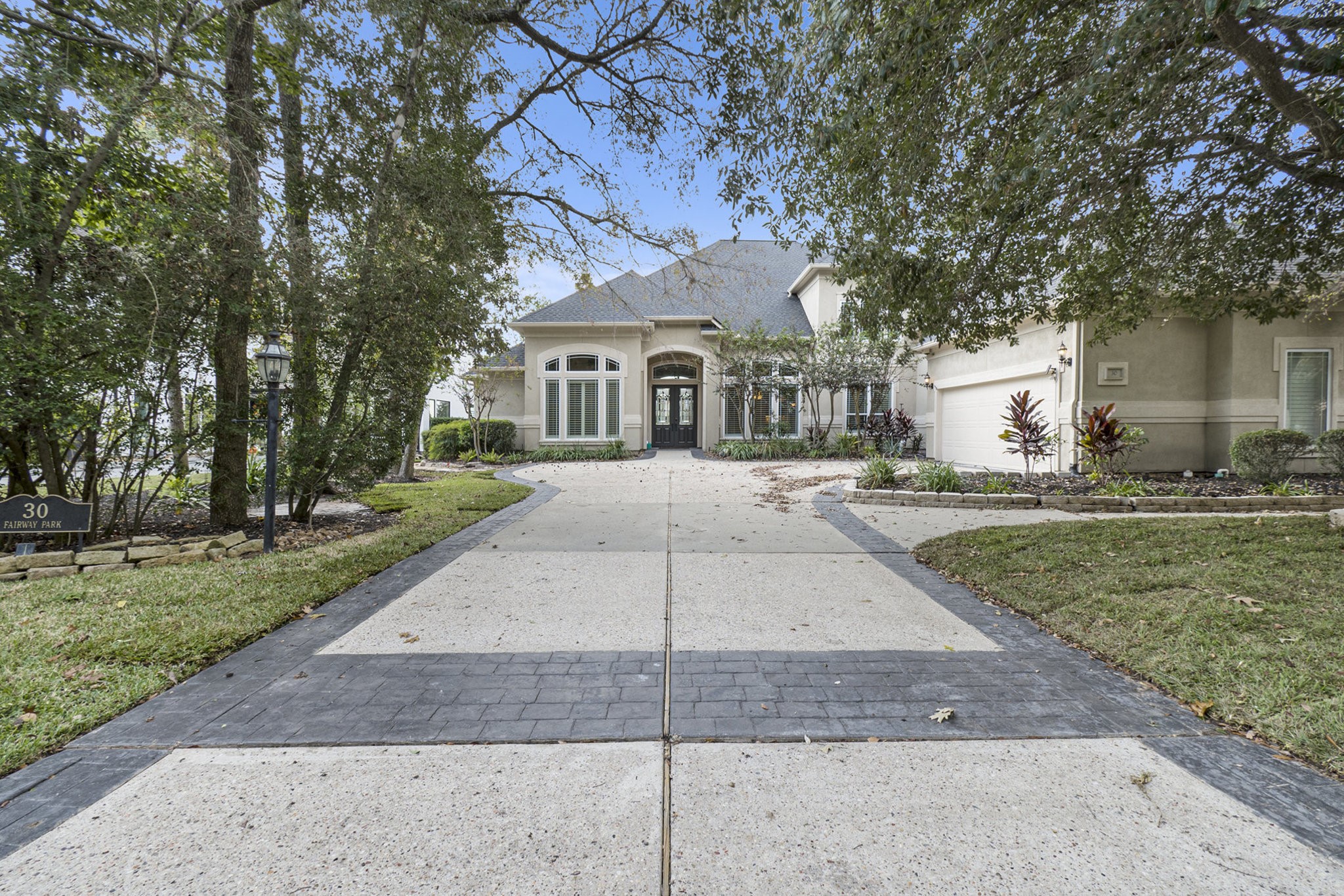 30 Fairway Park Property Photo 1