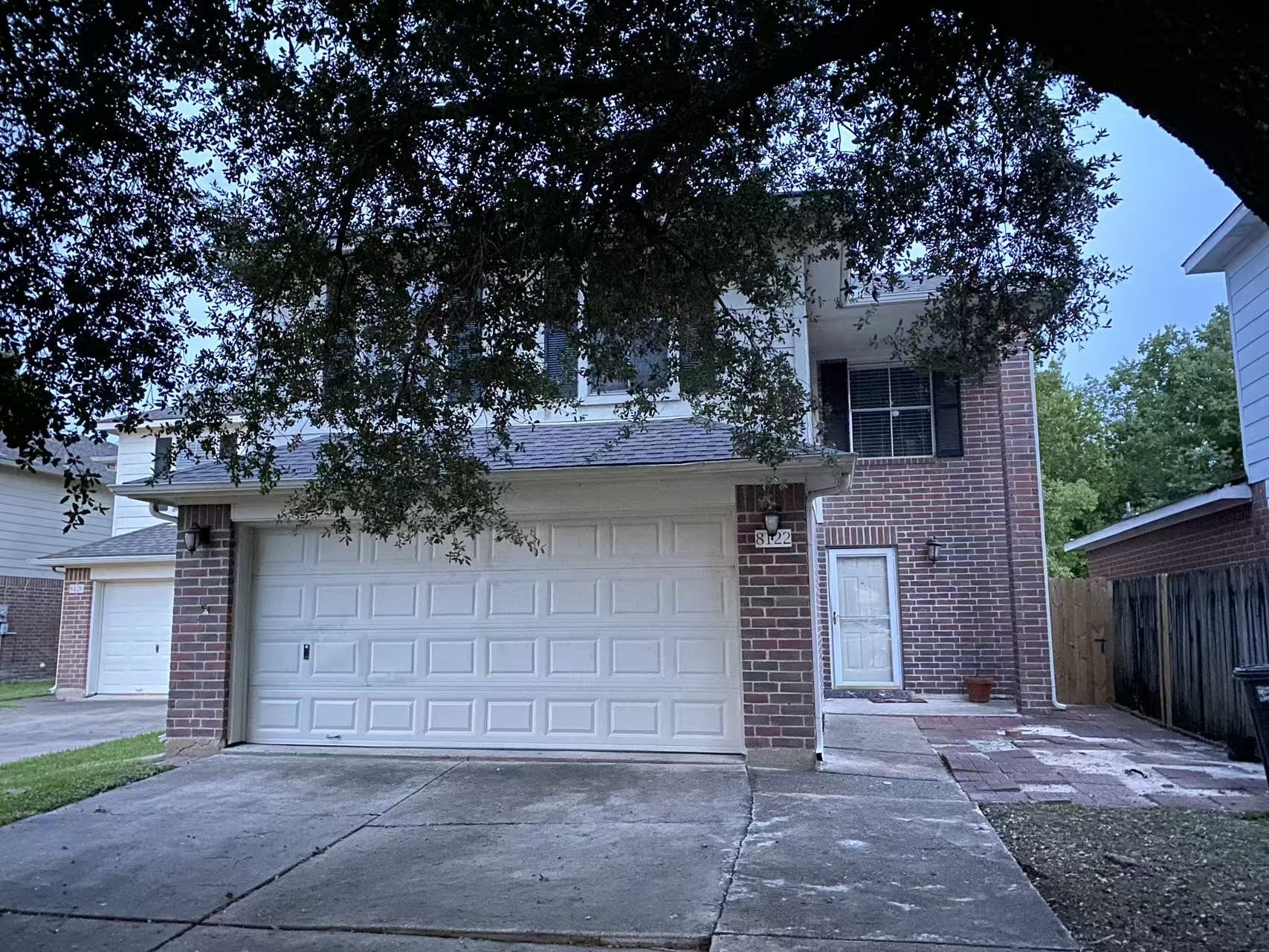 8122 Golf Green Circle Property Photo 2