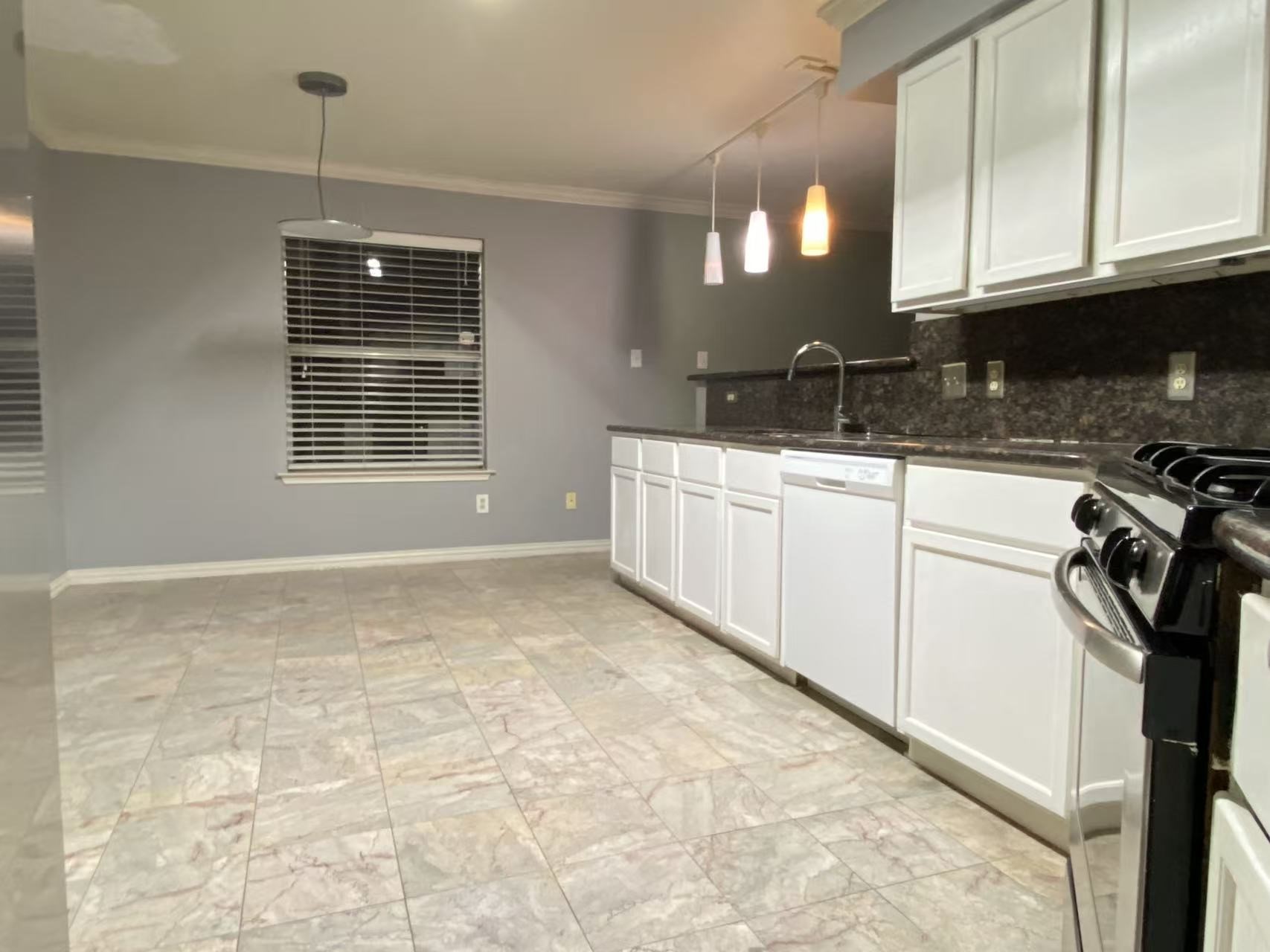 8122 Golf Green Circle Property Photo 7