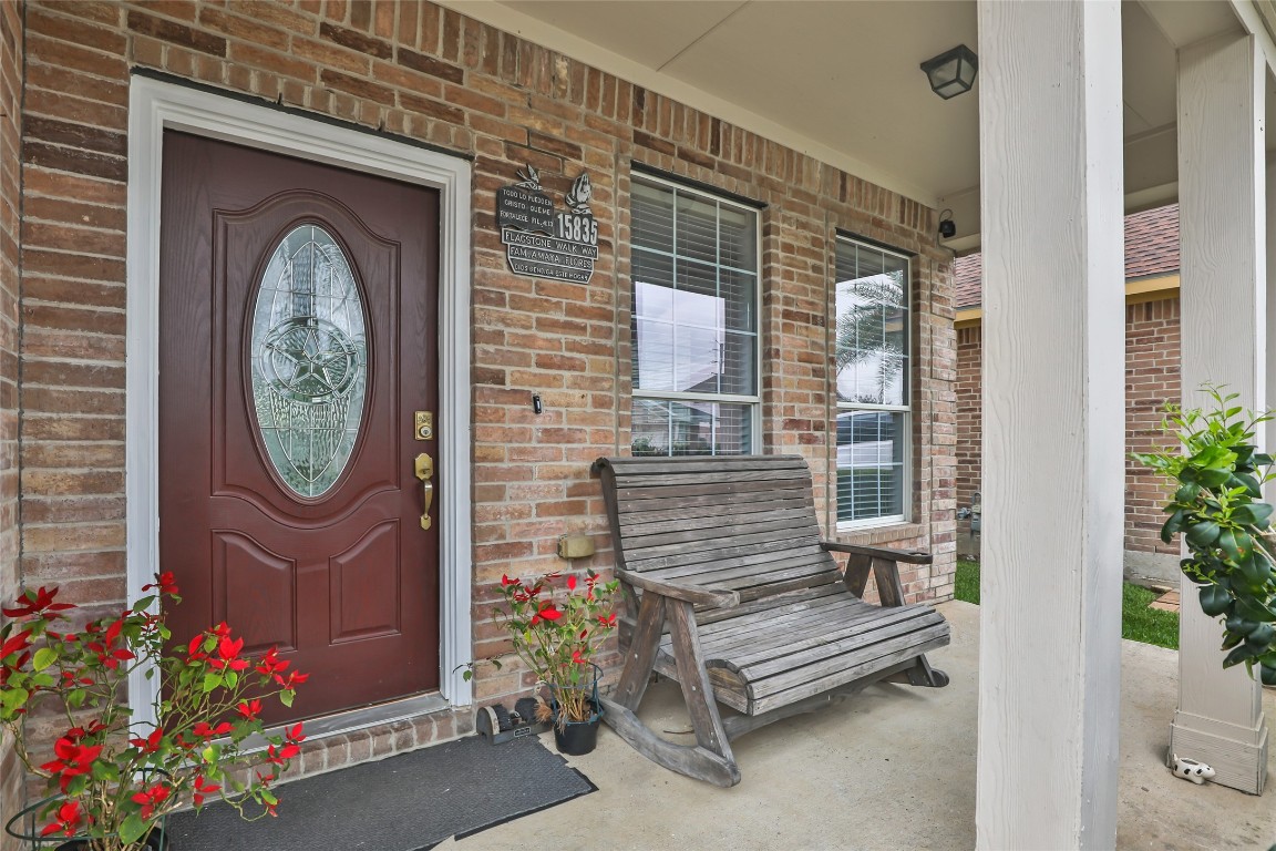 15835 Flagstone Walk Way Property Photo 4