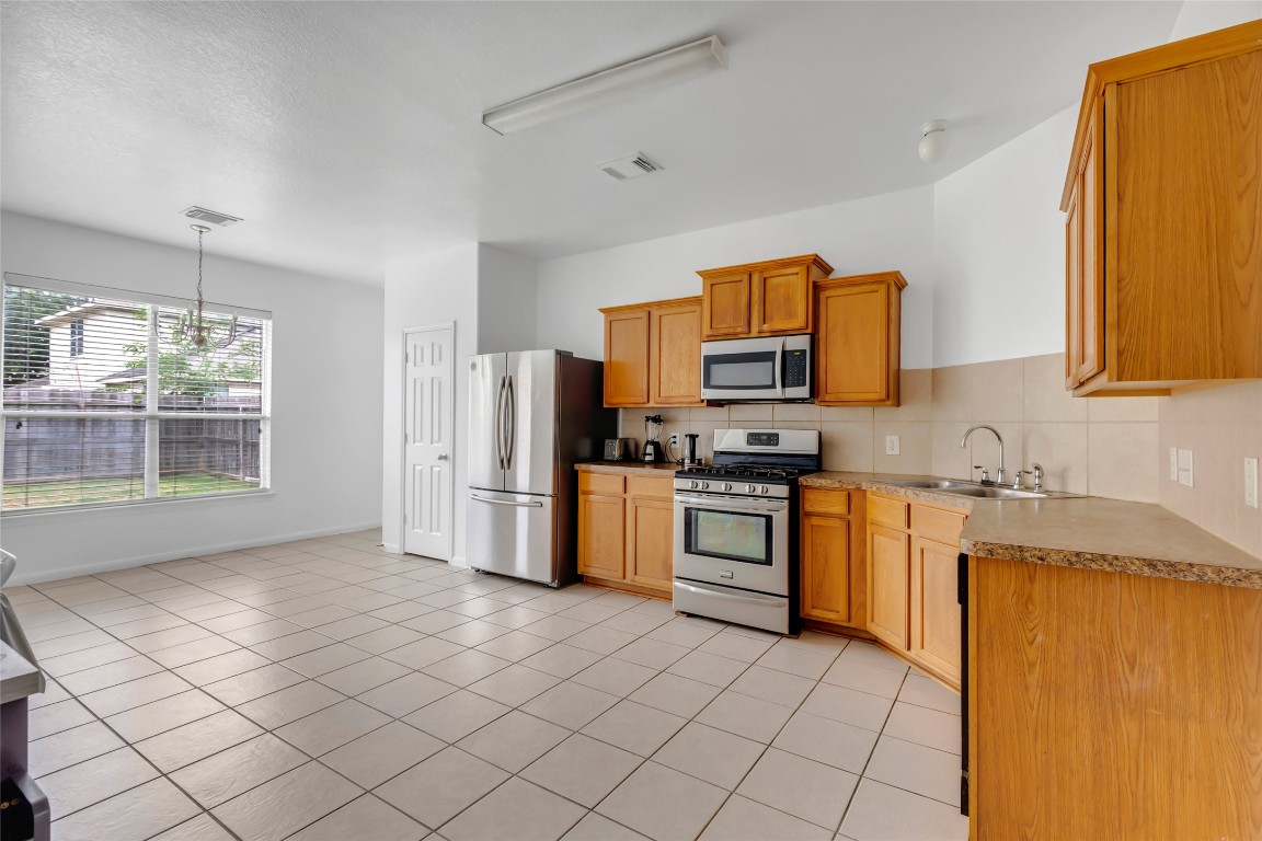 15835 Flagstone Walk Way Property Photo 8