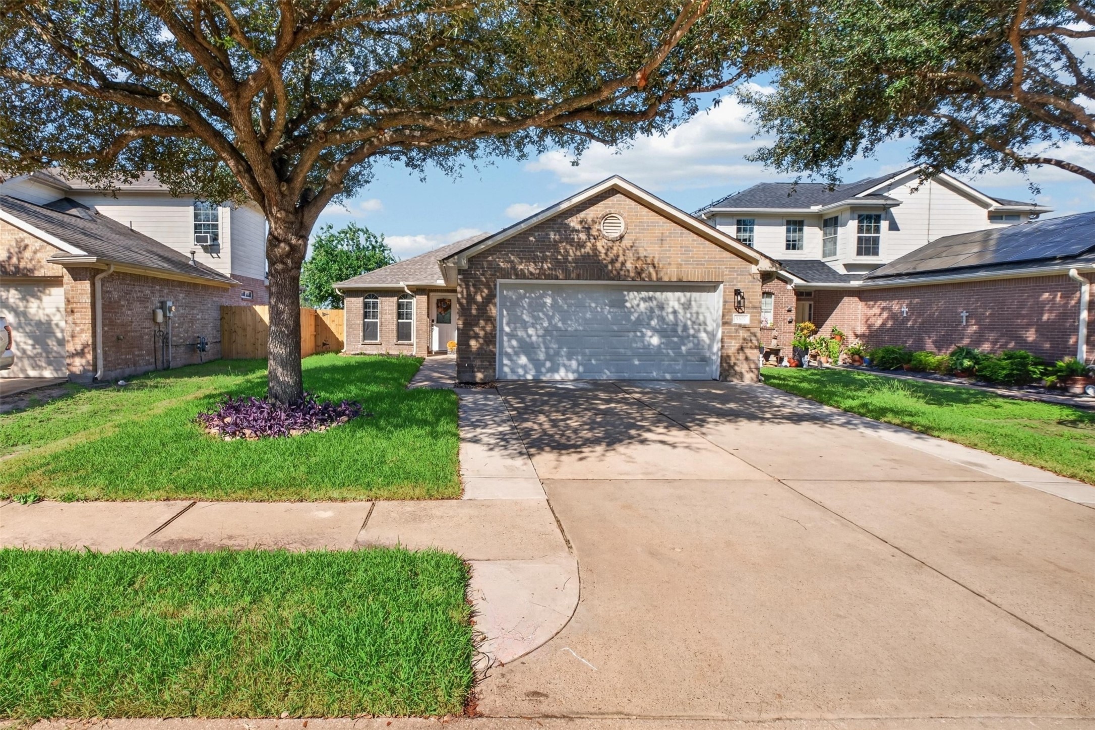 5107 Royal Cypress Drive Property Photo 1