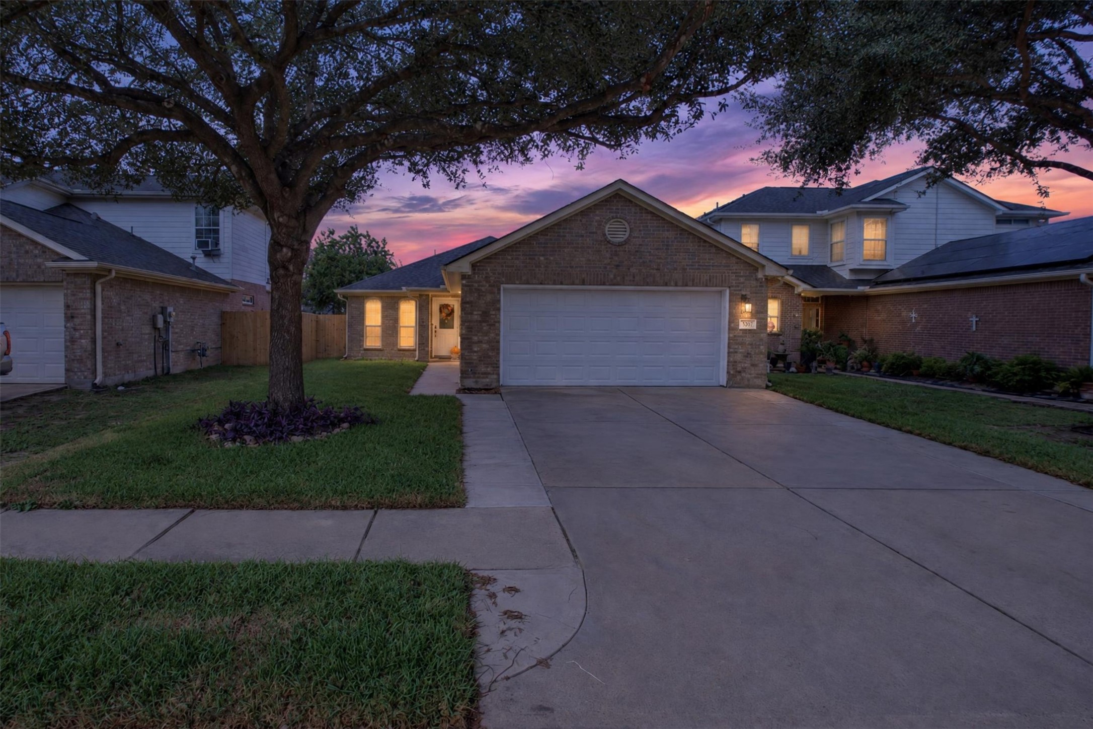 5107 Royal Cypress Drive Property Photo 2