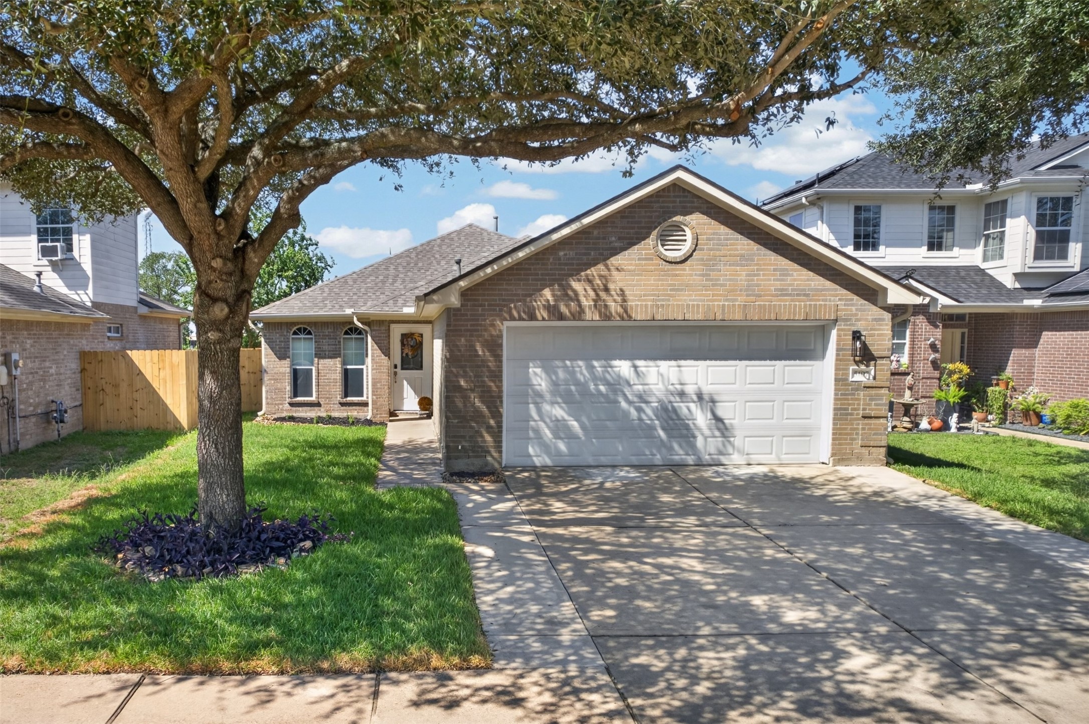 5107 Royal Cypress Drive Property Photo 3