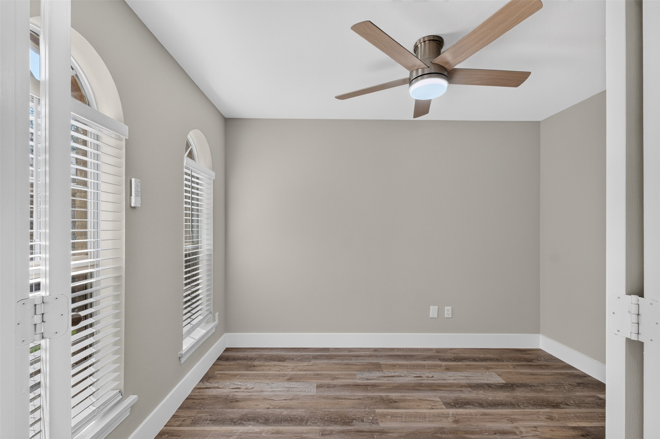 5107 Royal Cypress Drive Property Photo 9