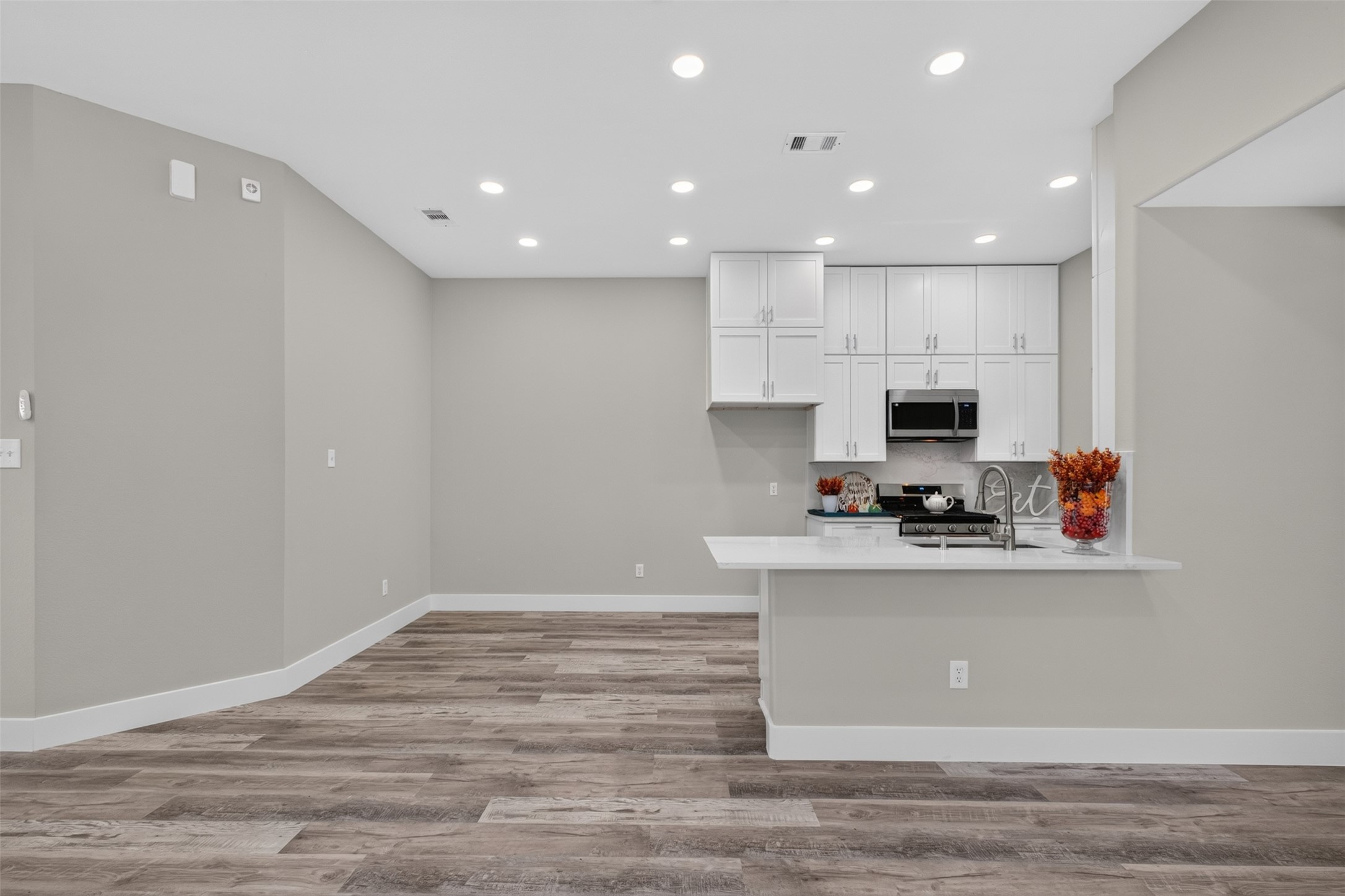 5107 Royal Cypress Drive Property Photo 14