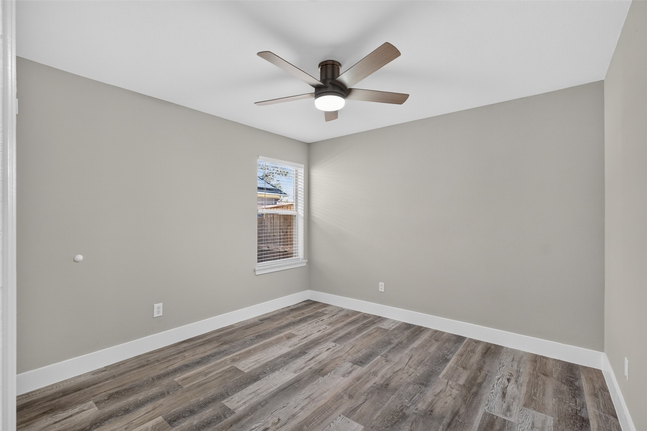 5107 Royal Cypress Drive Property Photo 23