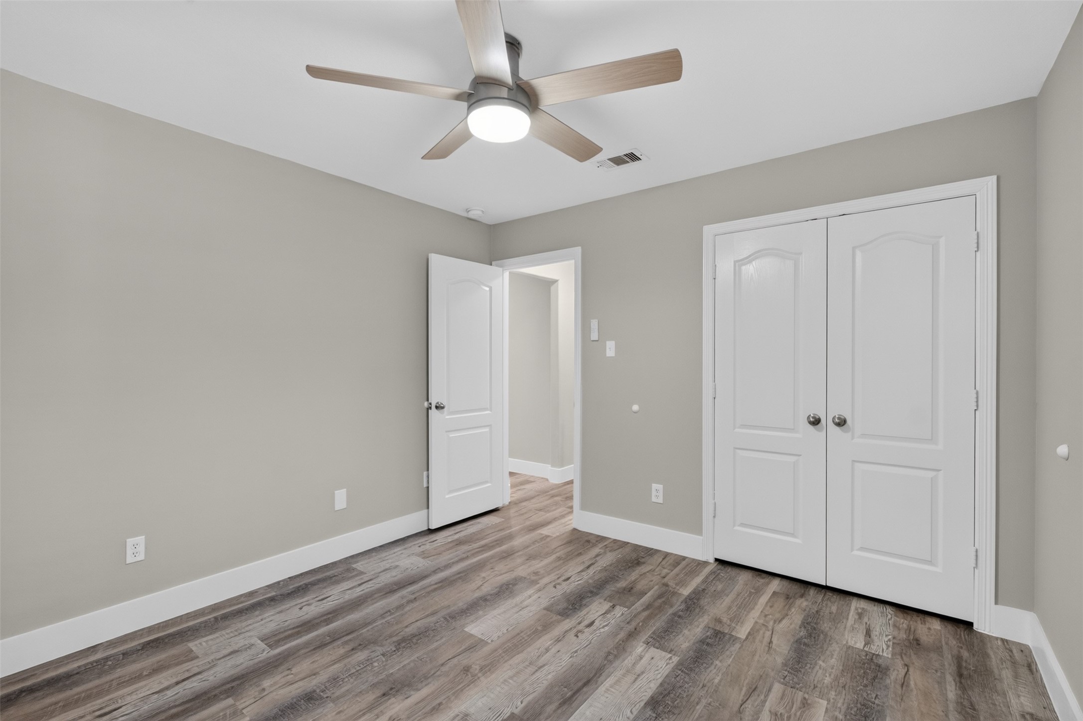 5107 Royal Cypress Drive Property Photo 24