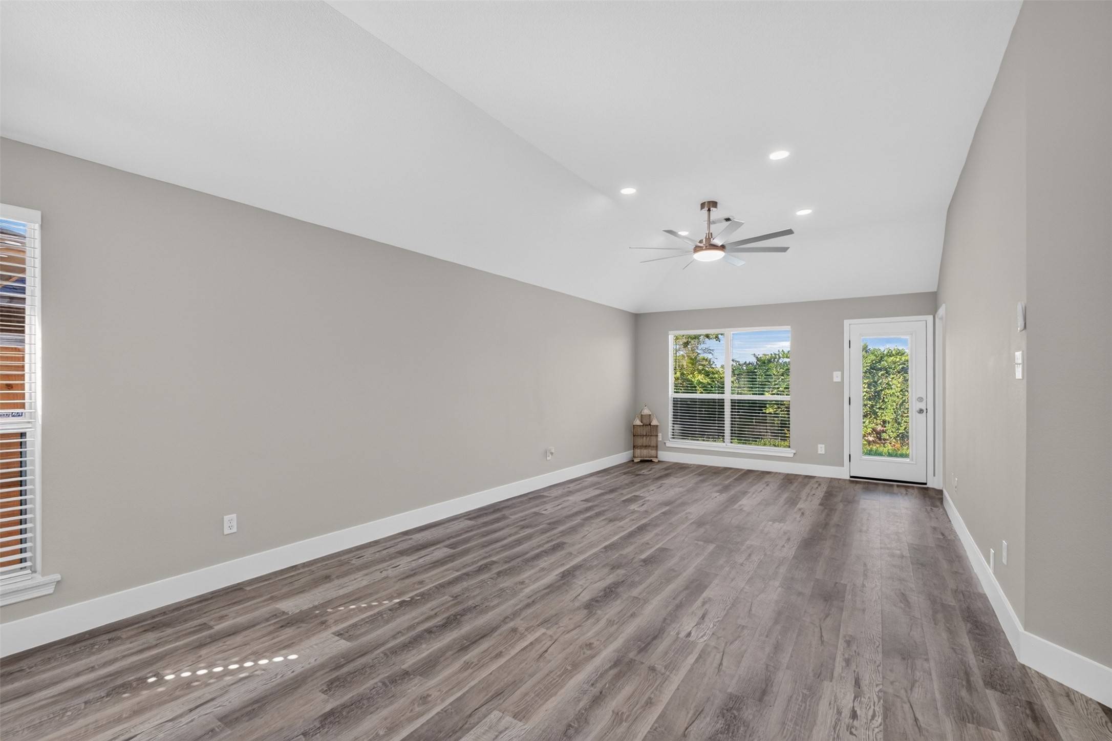 5107 Royal Cypress Drive Property Photo 27