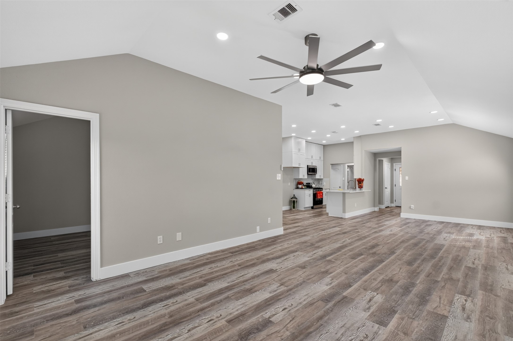 5107 Royal Cypress Drive Property Photo 32