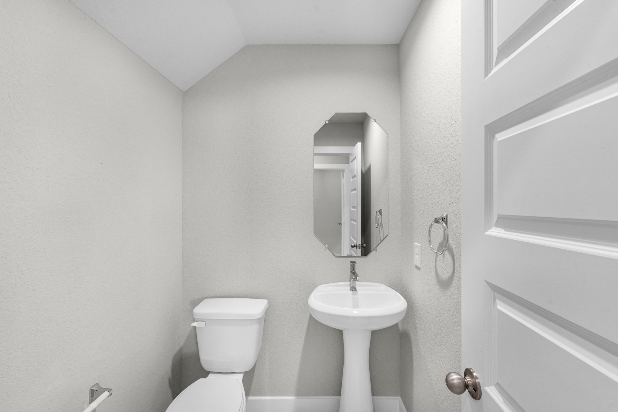 18910 Baldcypress Basin Lane Property Photo 9