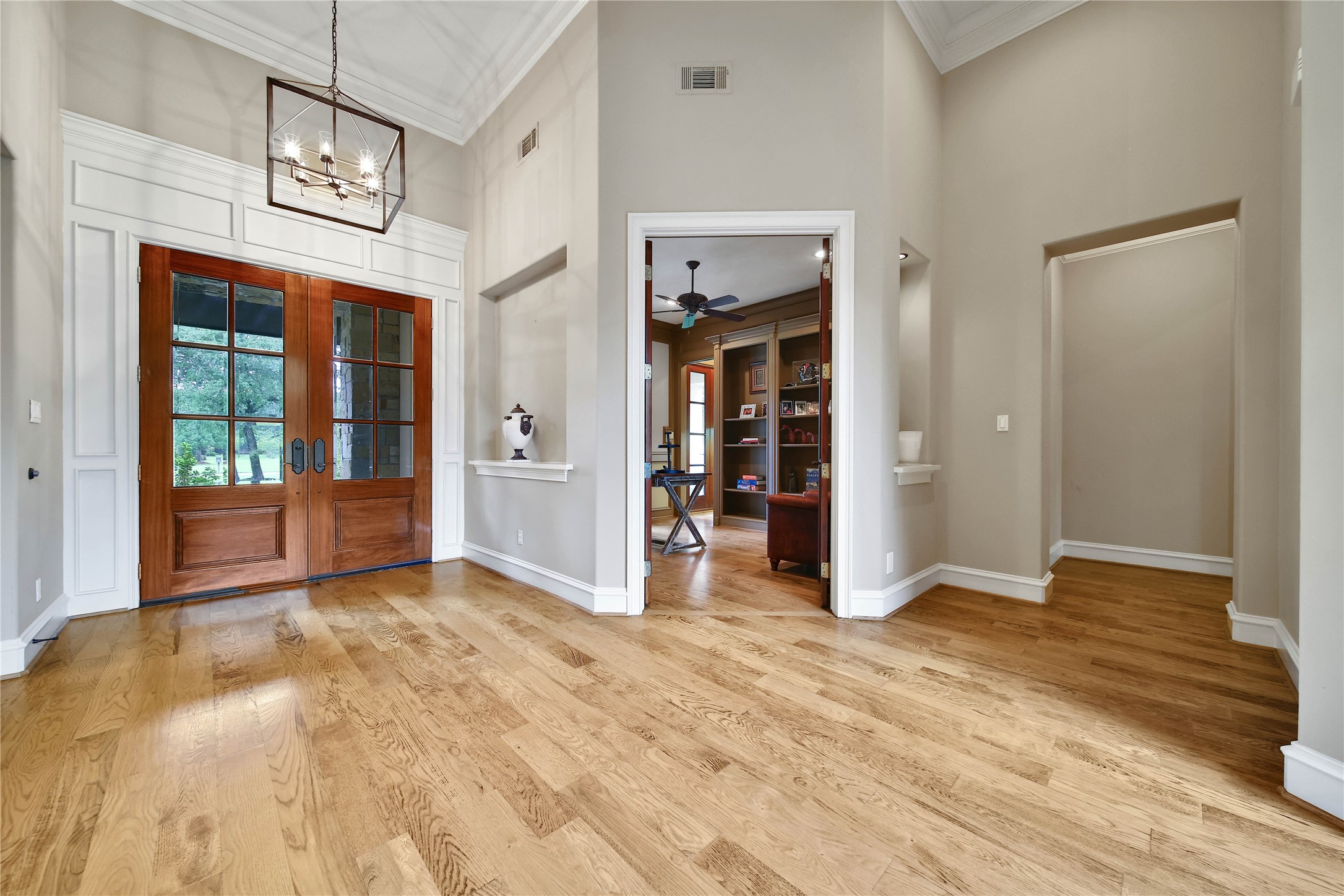 12718 Hunters Canyon Lane Property Photo 8