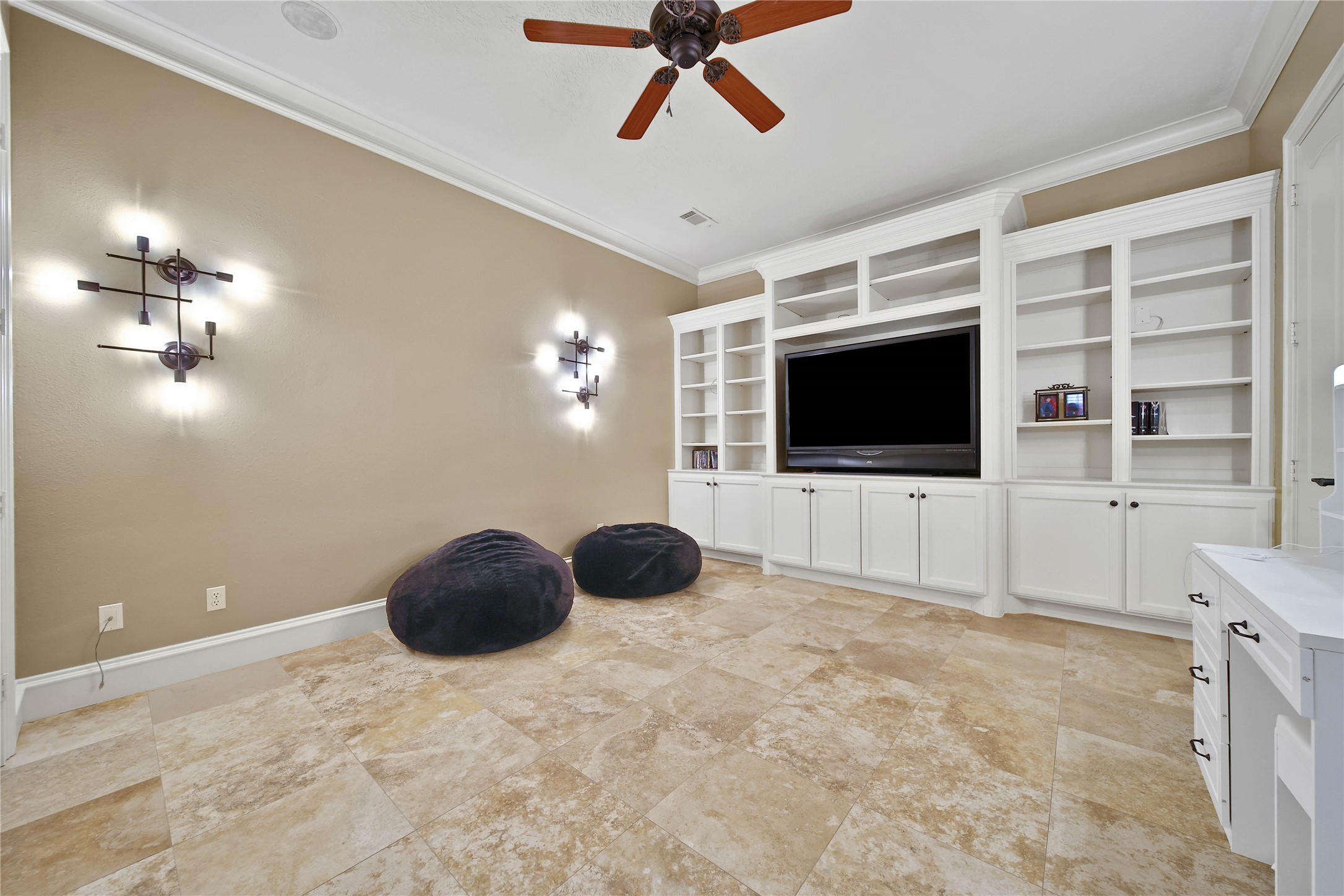 12718 Hunters Canyon Lane Property Photo 35