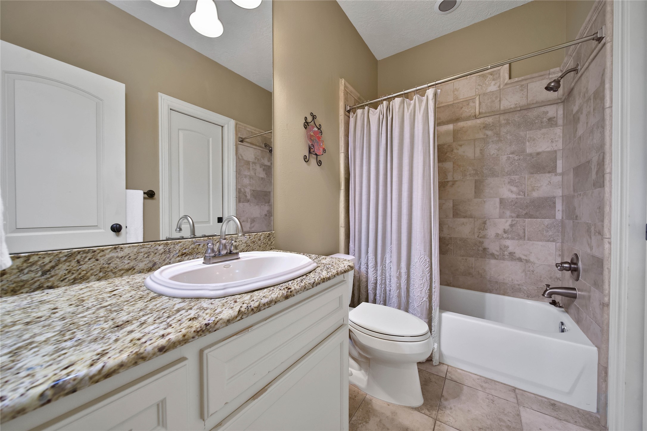 12718 Hunters Canyon Lane Property Photo 38