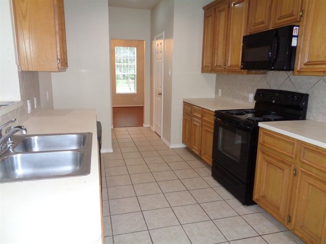 2903 Plum Lake Drive Property Photo 2
