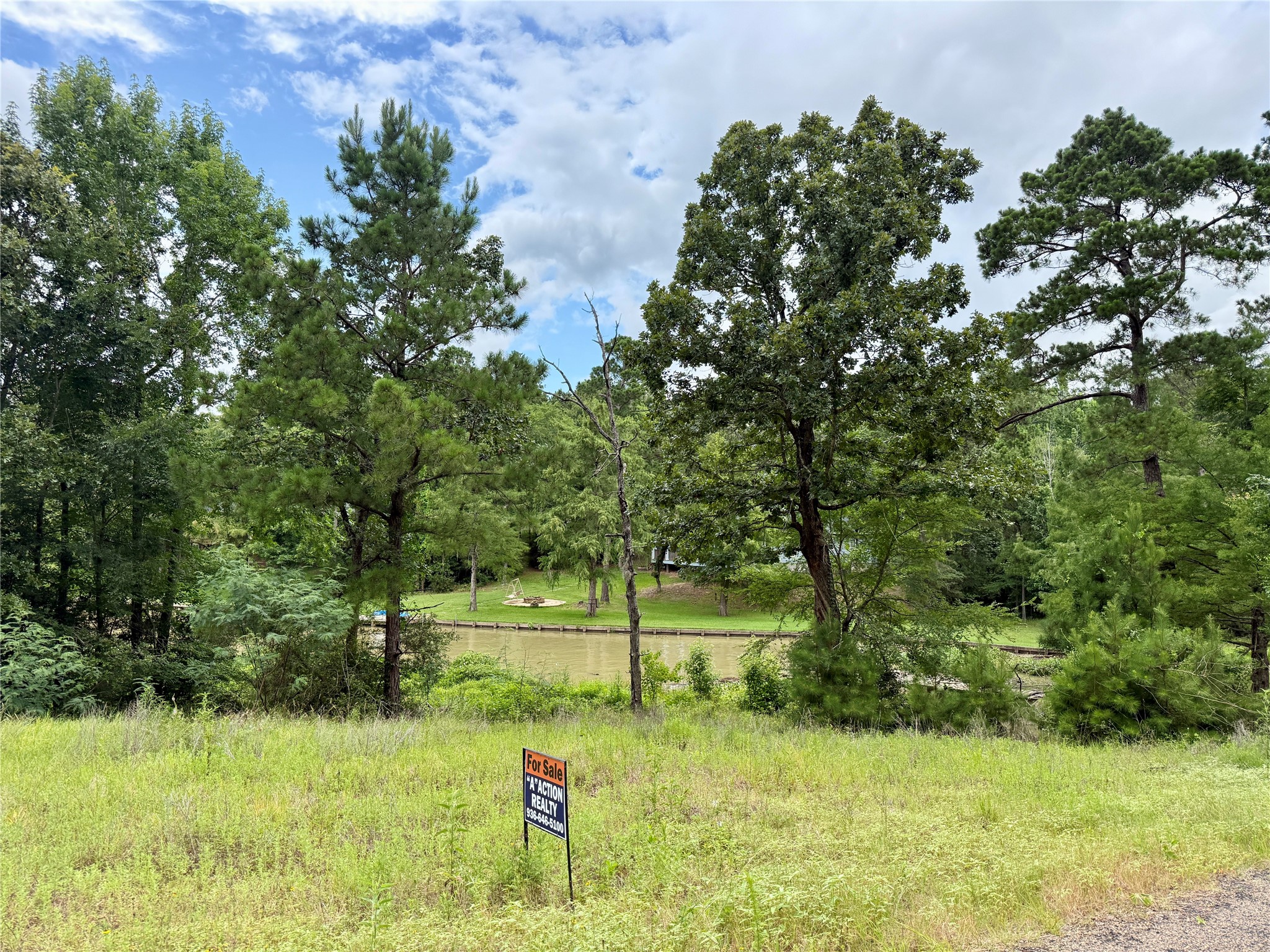 144 Lori Lane Property Photo 3
