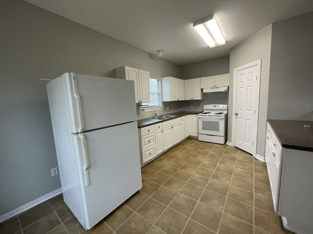 3118 Barberry Drive A Property Photo 5
