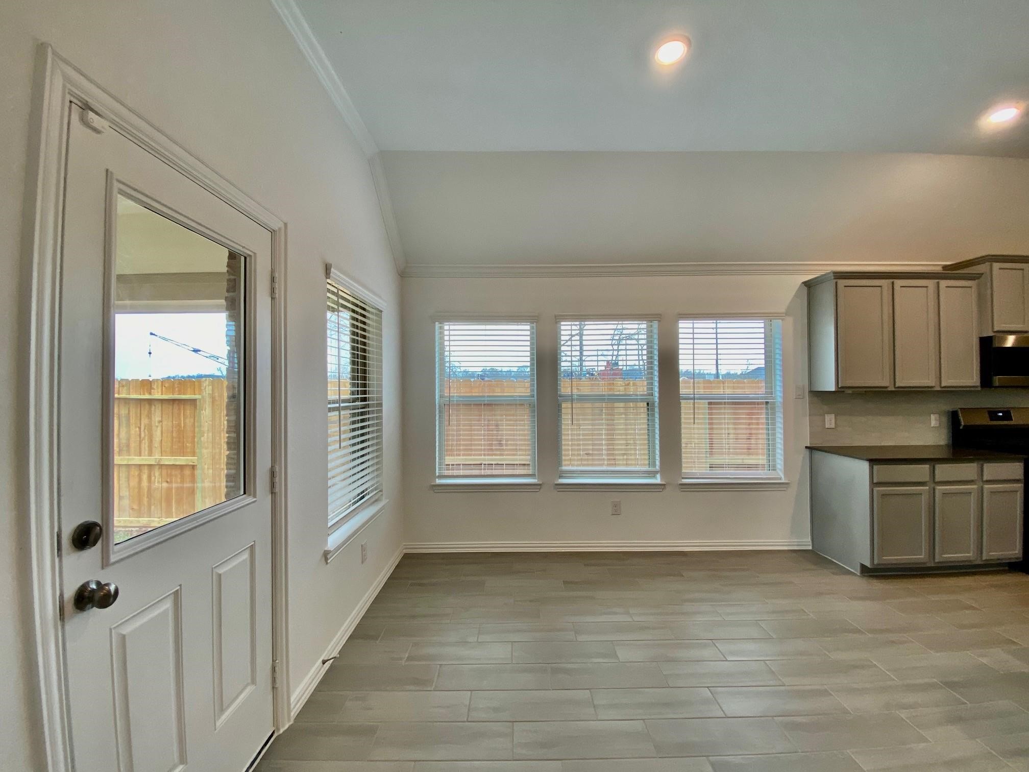 8710 Morning Glow Drive Property Photo 4