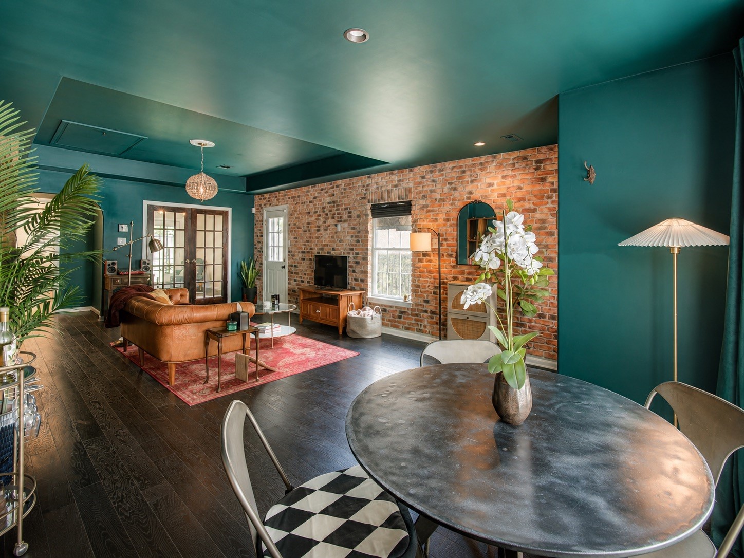 8647 Suburban Oaks Road Property Photo 3
