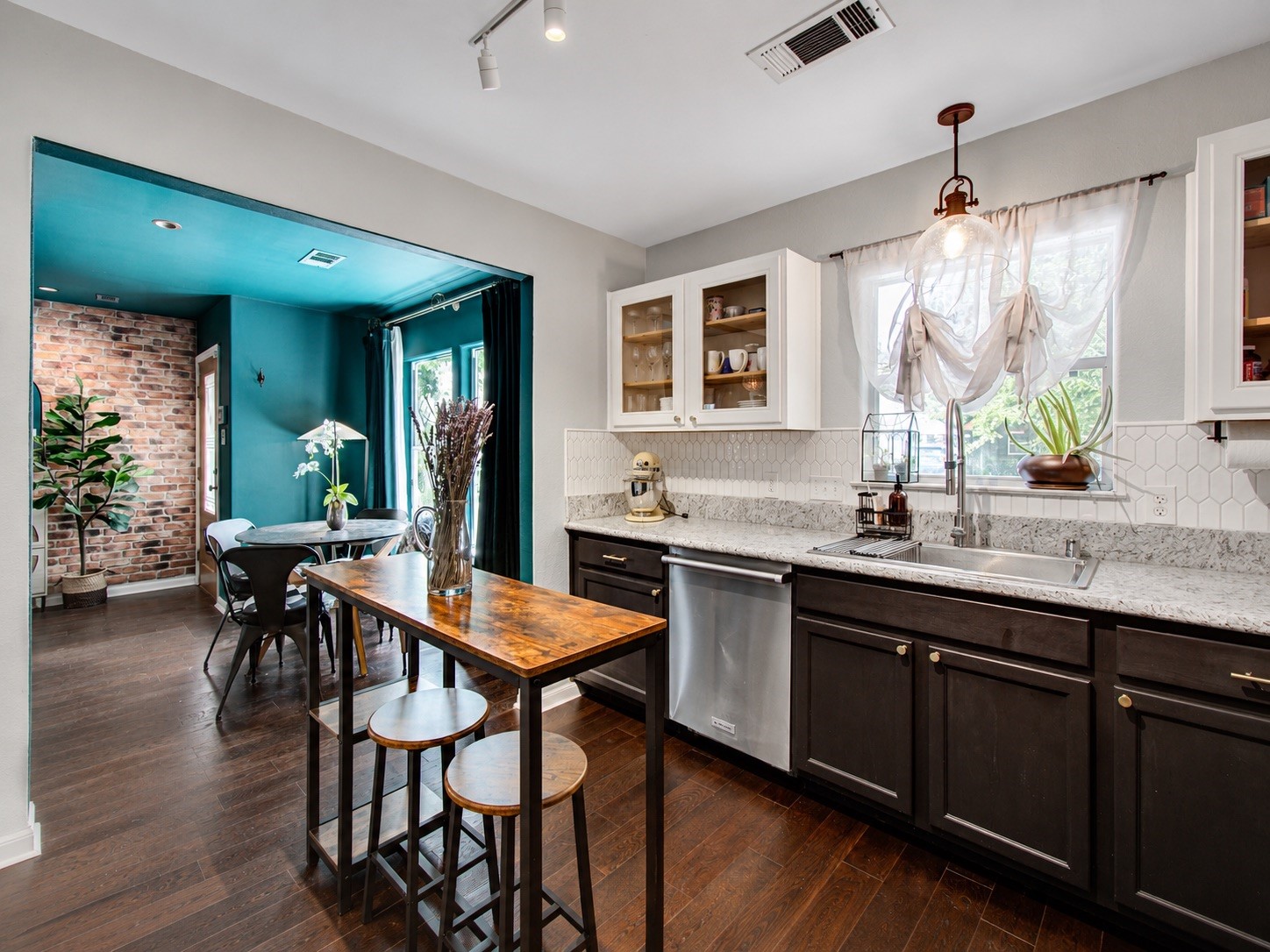 8647 Suburban Oaks Road Property Photo 8