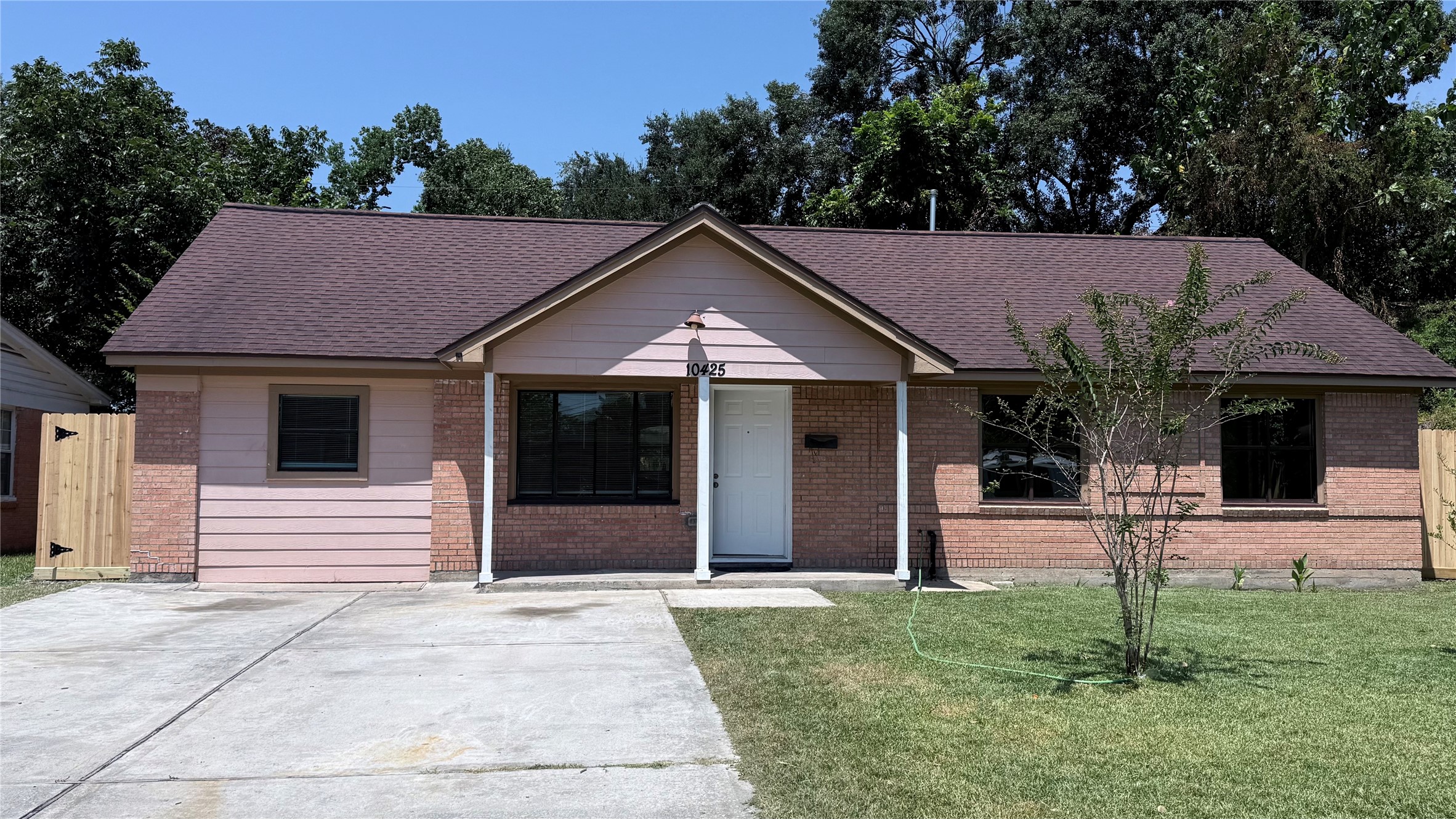 10425 Chambers Street Property Photo 1