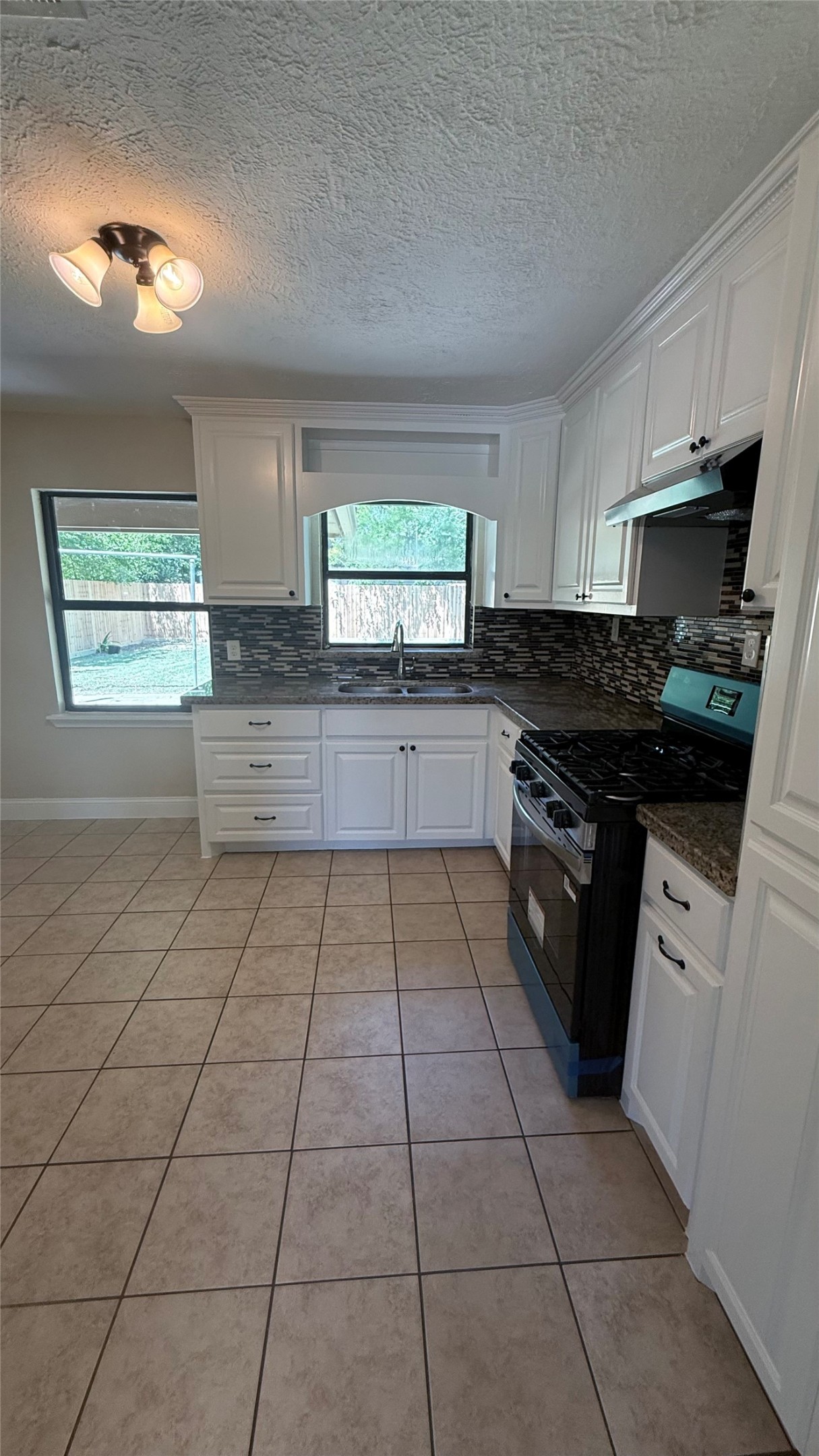 10425 Chambers Street Property Photo 6