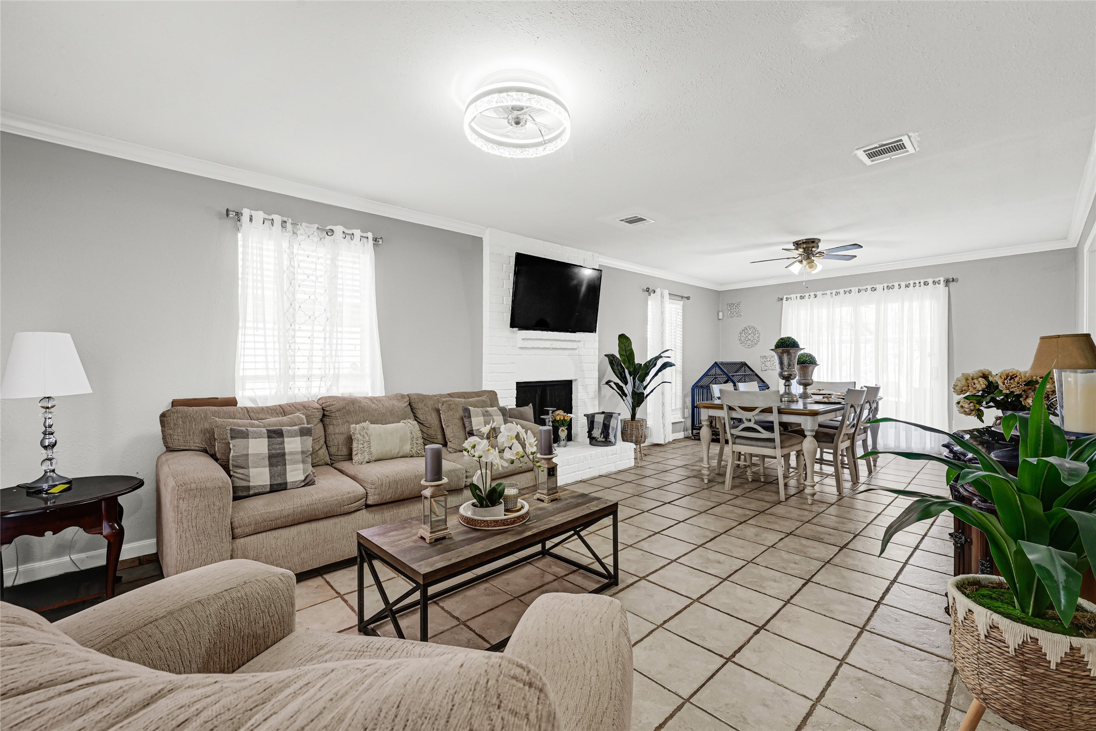 18014 Autumn Hills Drive Property Photo 2