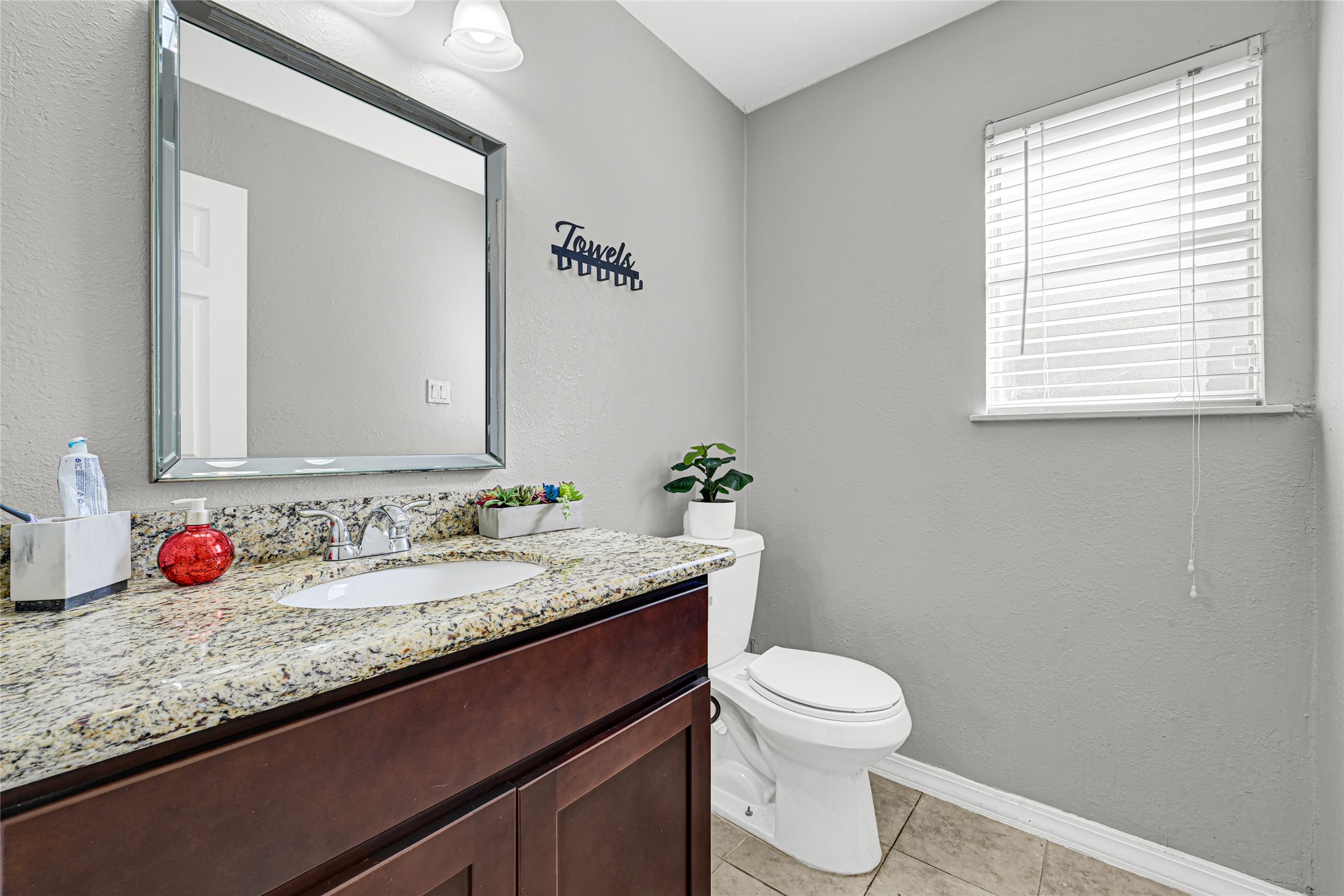 18014 Autumn Hills Drive Property Photo 16