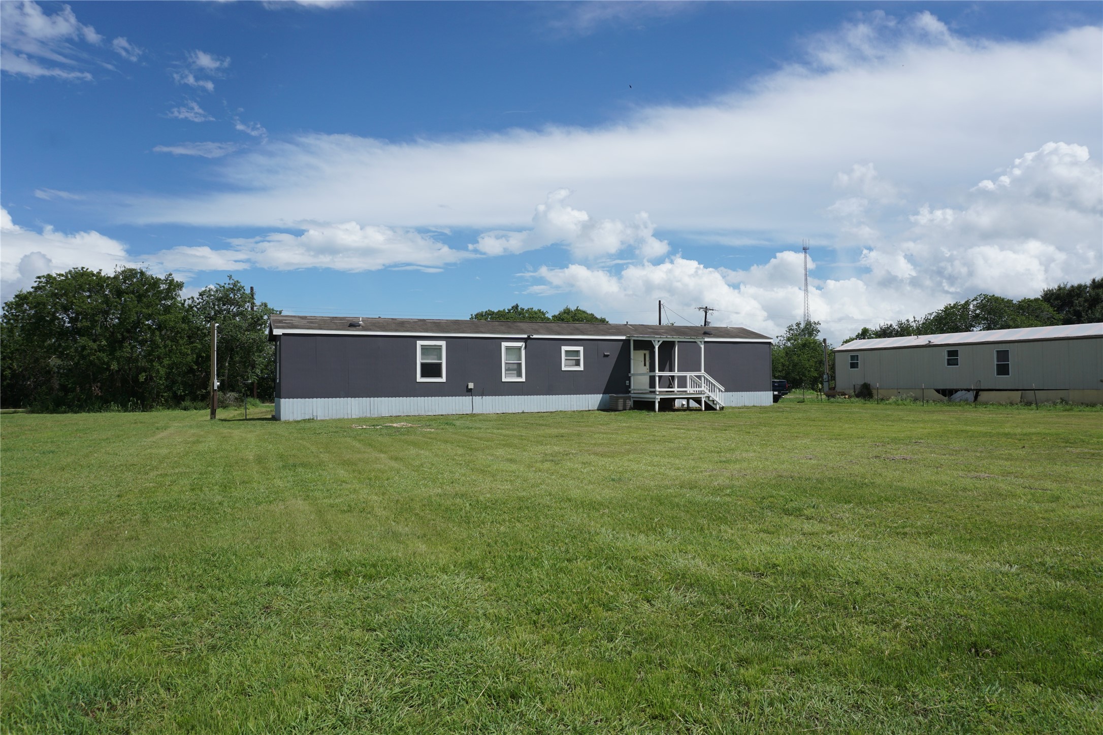 710 Parkmoor Boulevard Property Photo 4