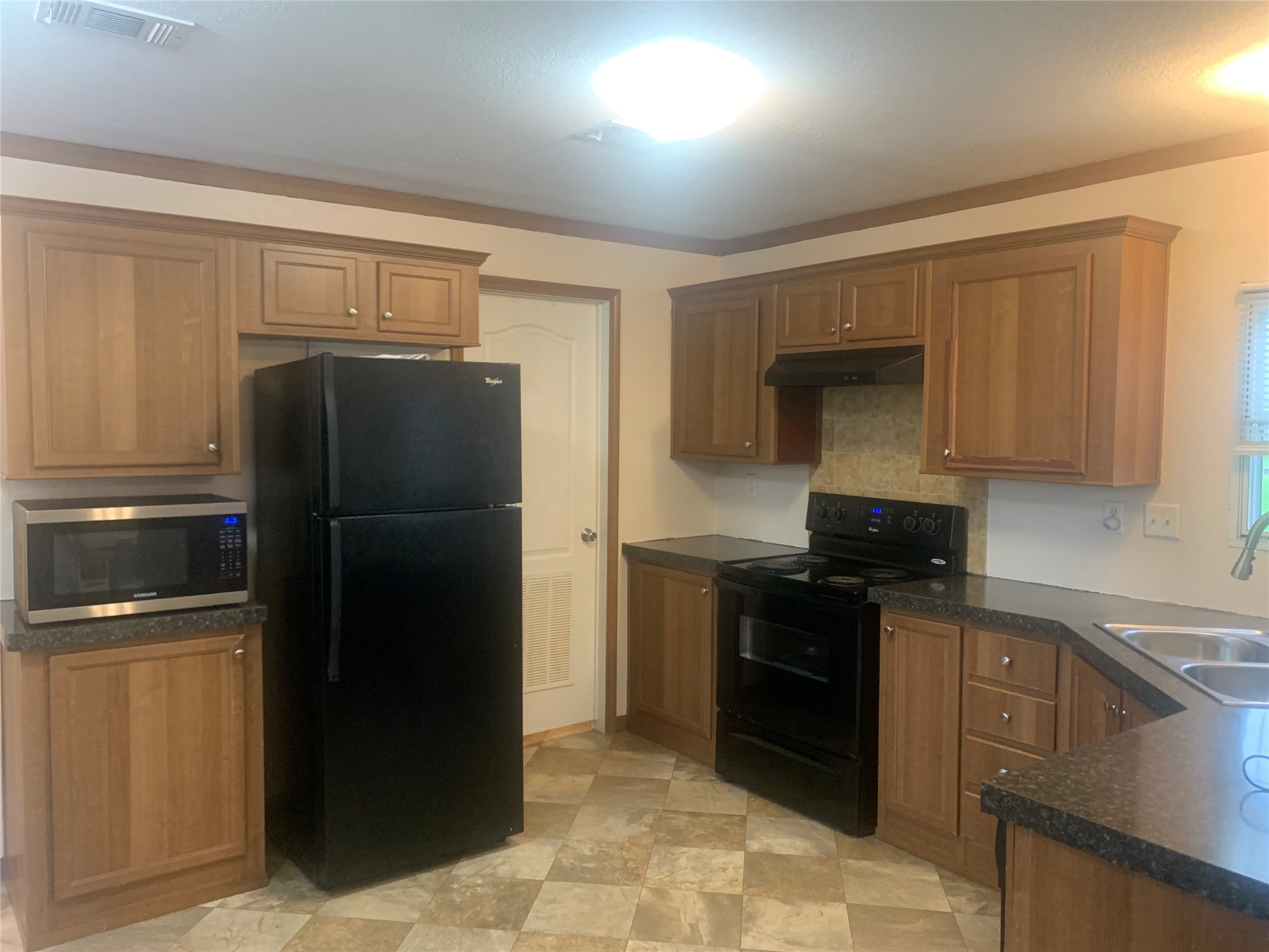 710 Parkmoor Boulevard Property Photo 15