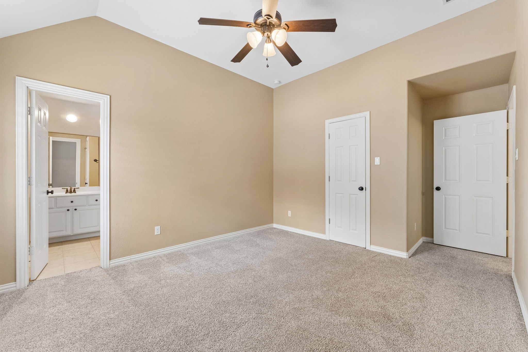8210 Thunder Ridge Way Property Photo 32
