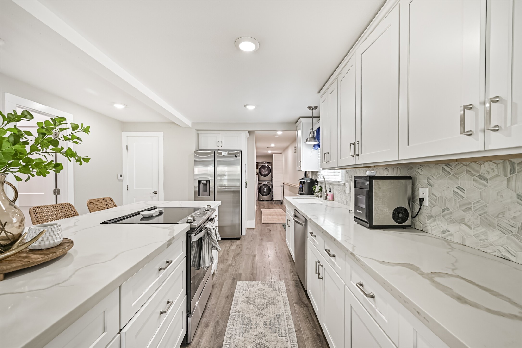 3010 Bernardo De Galvez Avenue Property Photo 12
