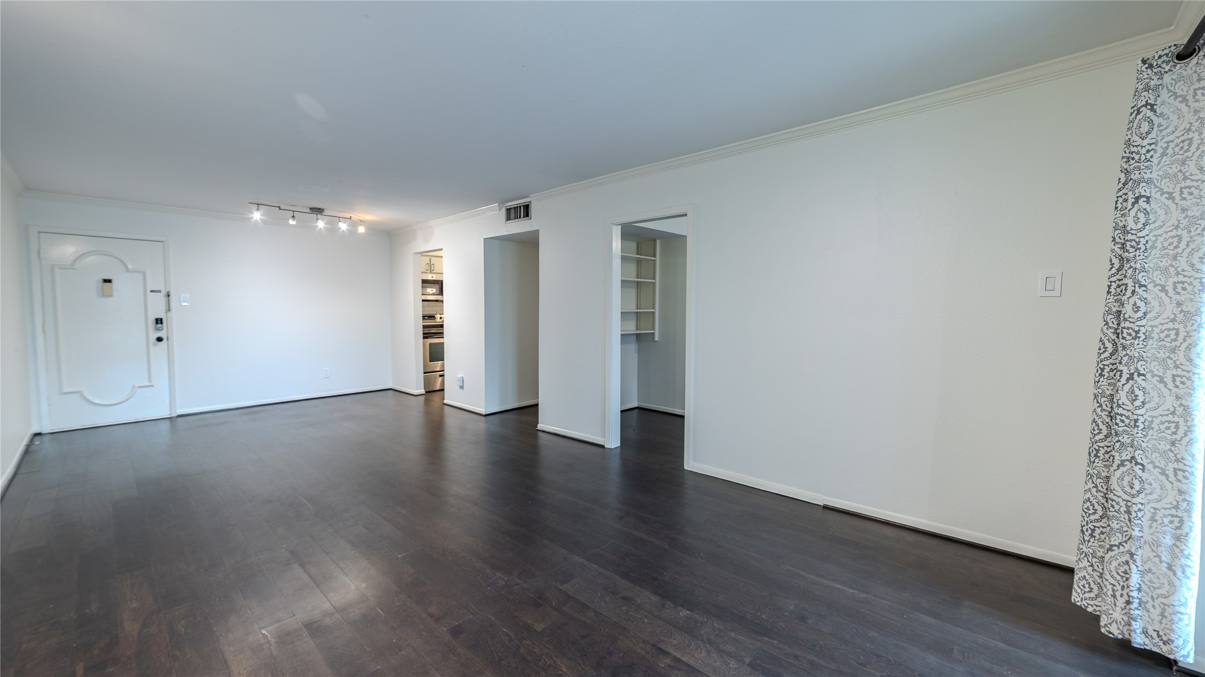 7575 Katy Freeway 103 Property Photo 3