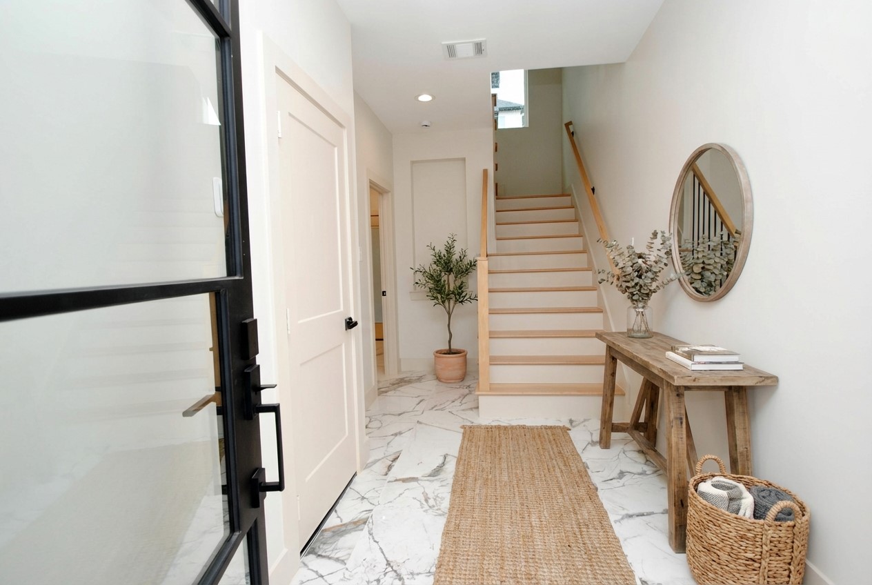 6310 Illinois Street B Property Photo 3