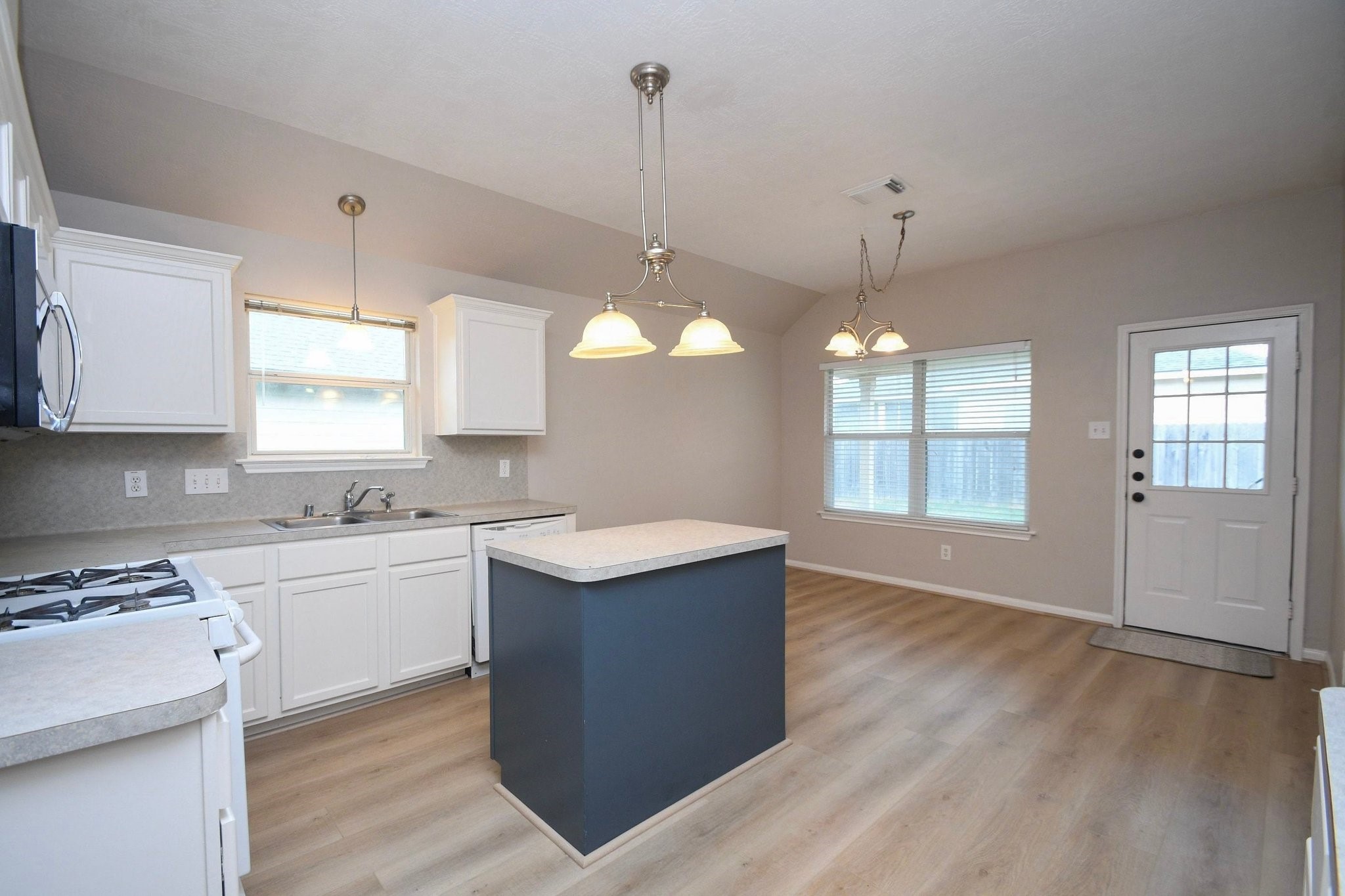 3406 Rainmill Drive Property Photo 10
