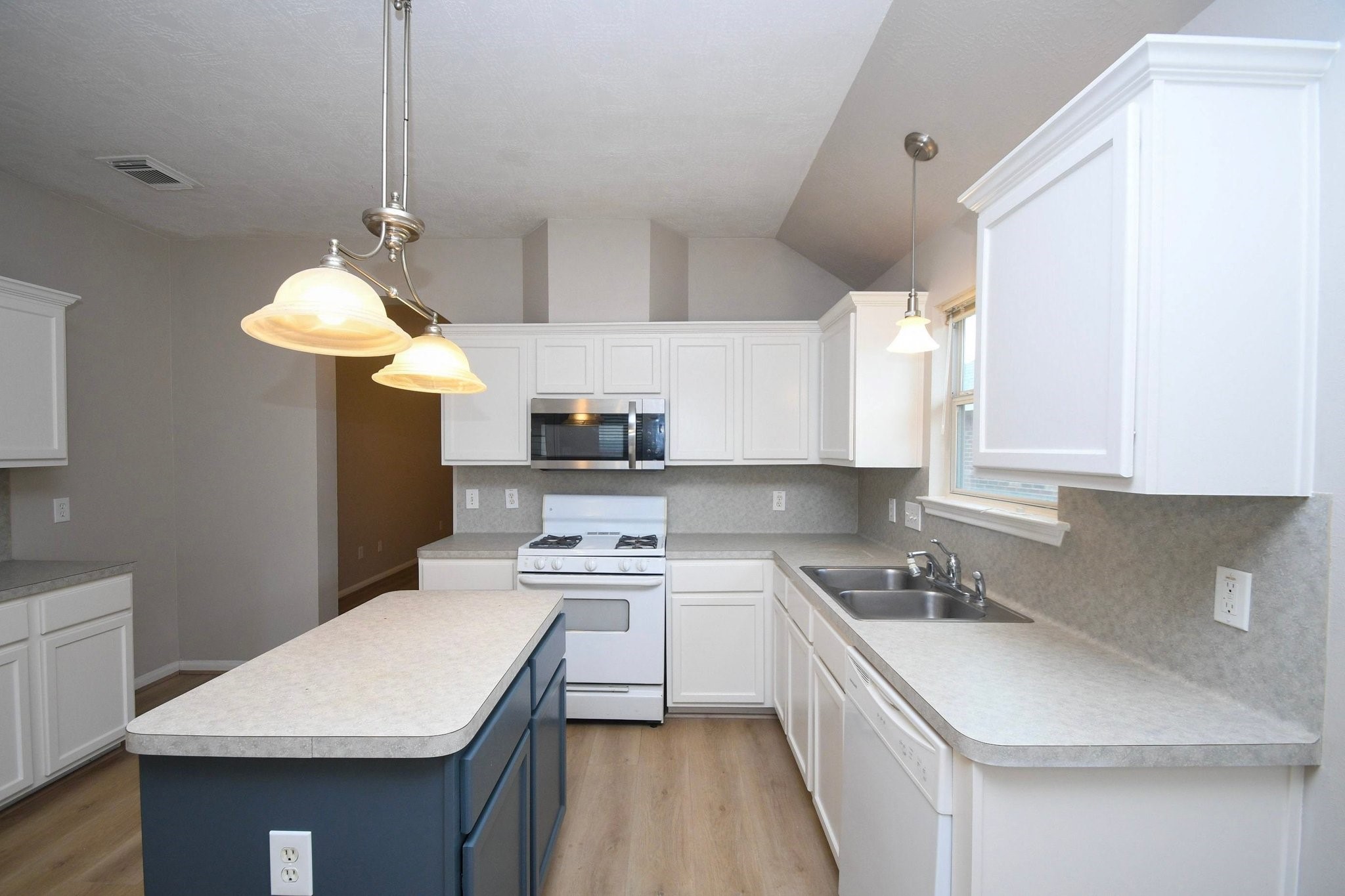 3406 Rainmill Drive Property Photo 16