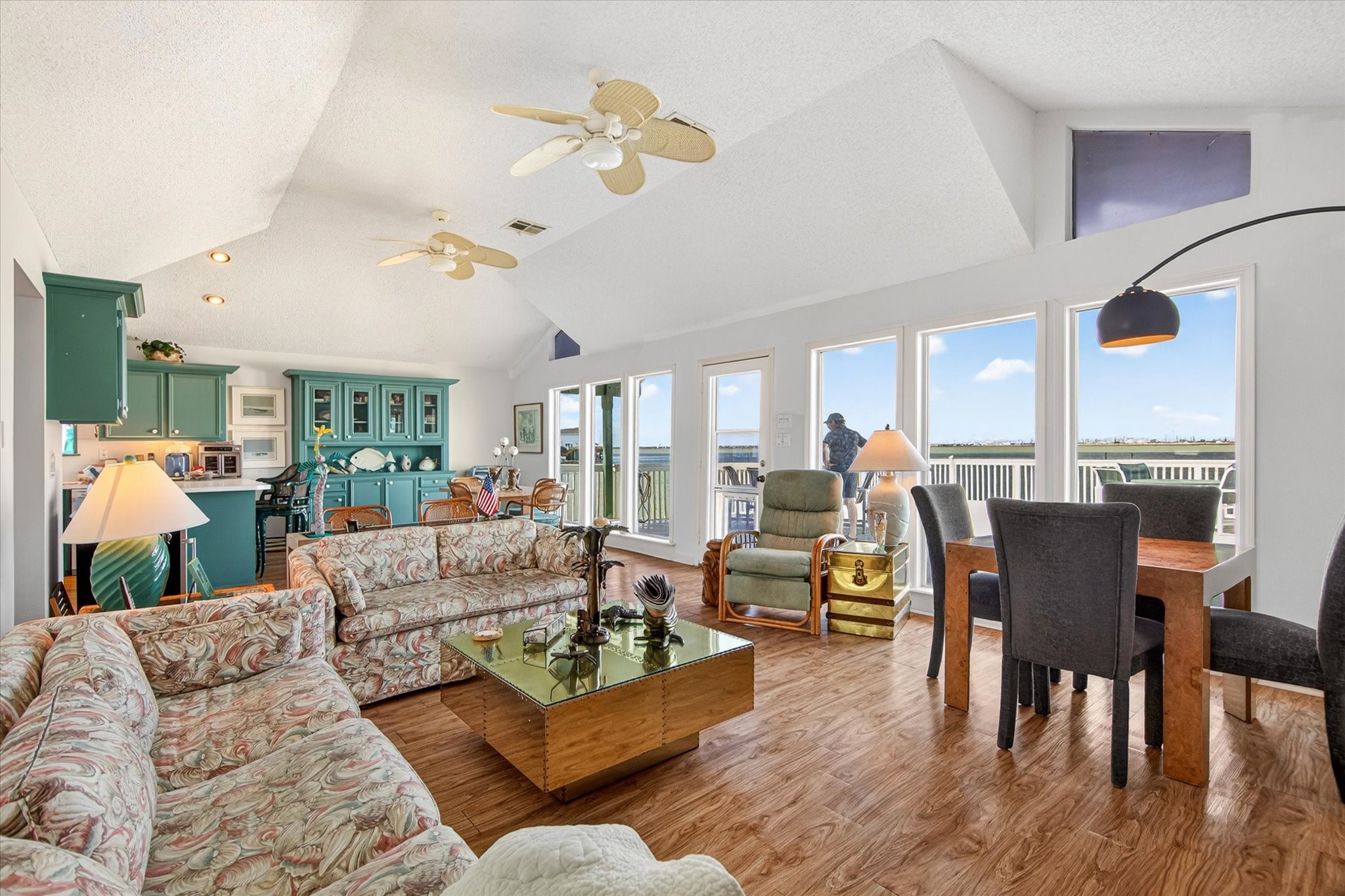 427 Tahiti Road Property Photo 14