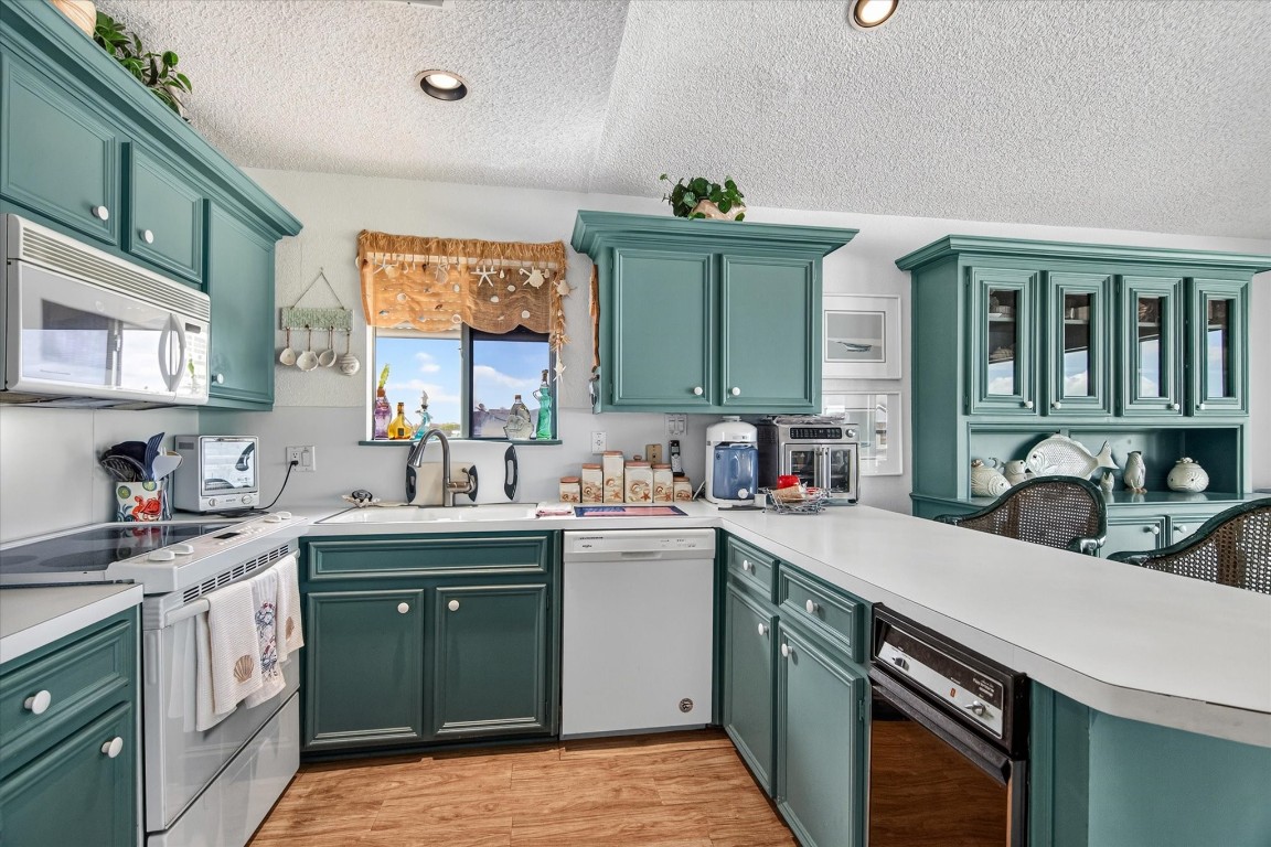 427 Tahiti Road Property Photo 20
