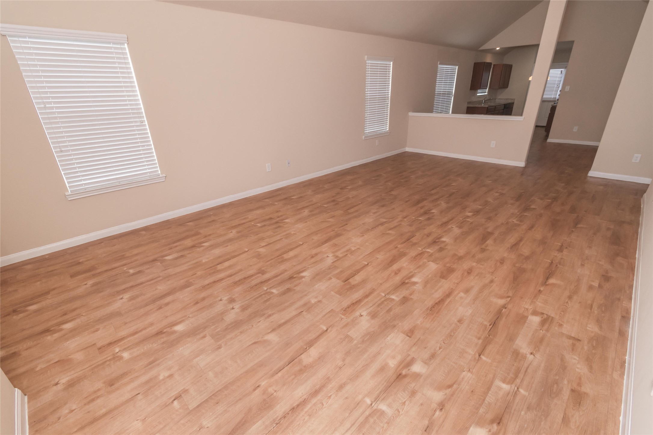2424 W Werrington Way Property Photo 4