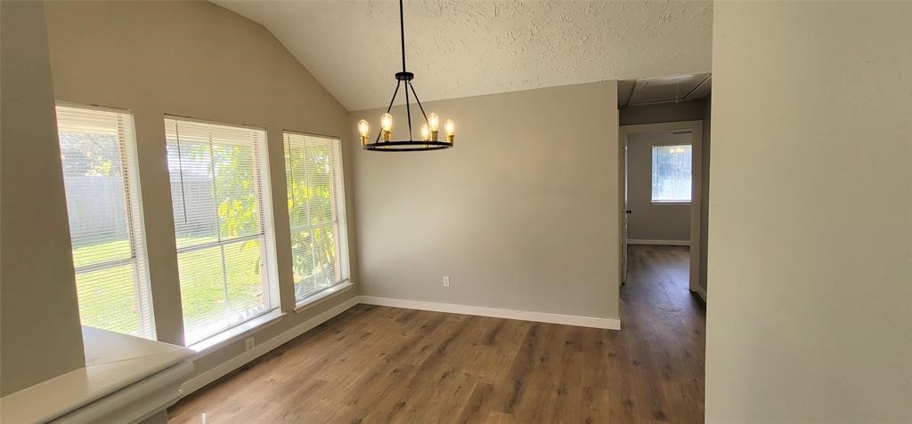 322 Village Creek Drive Property Photo 6