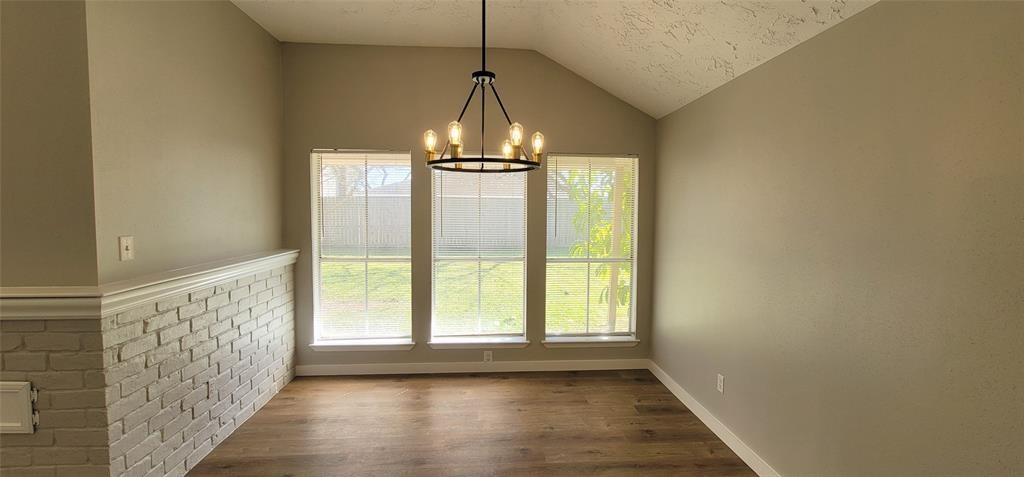 322 Village Creek Drive Property Photo 7