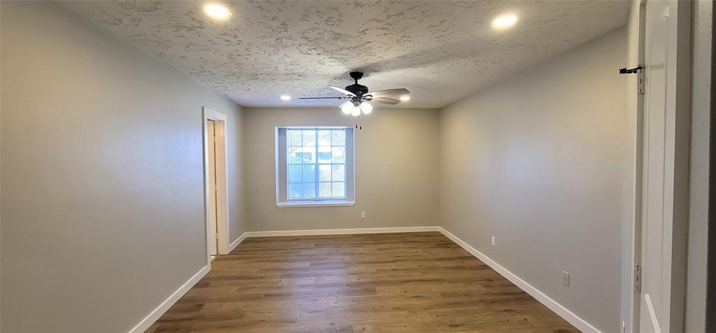 322 Village Creek Drive Property Photo 8
