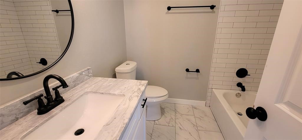 322 Village Creek Drive Property Photo 13