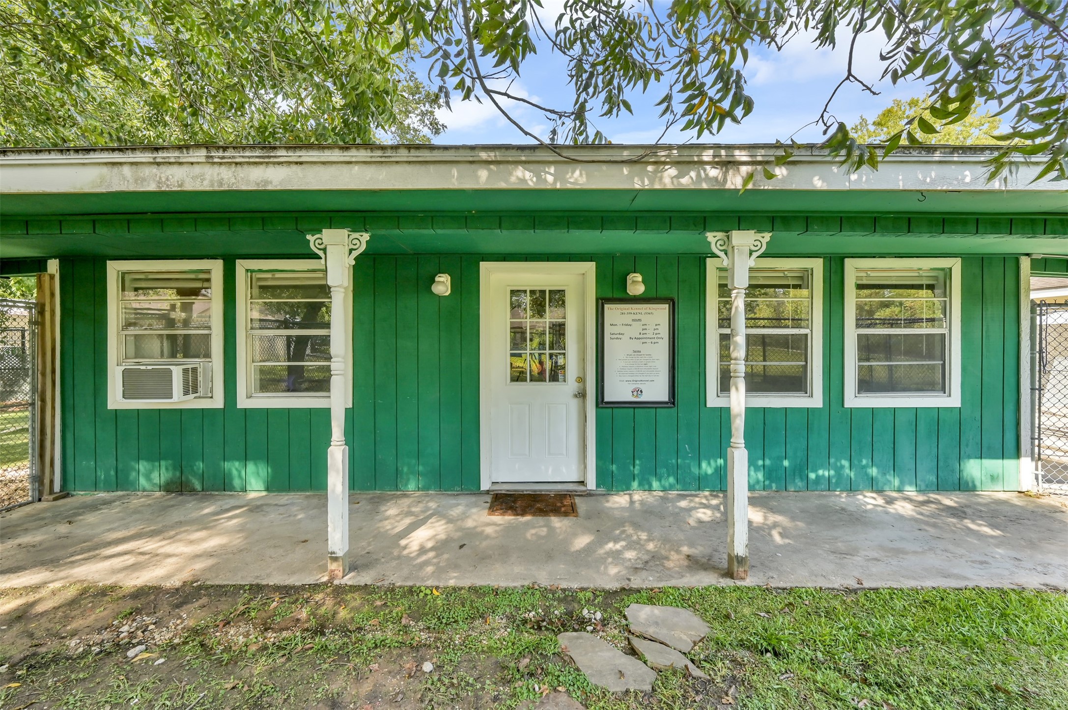 619 Lakeville Drive Property Photo 4