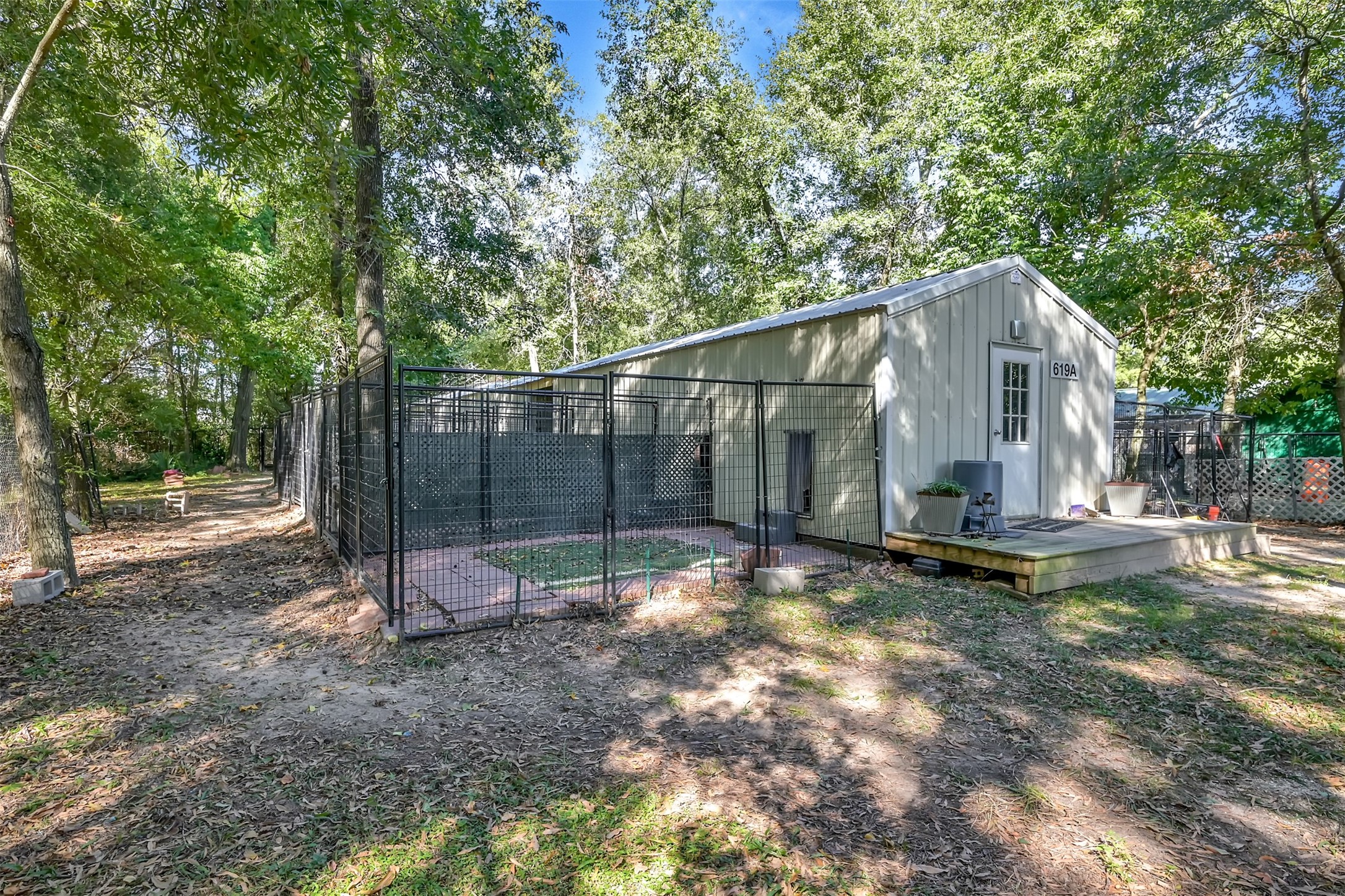619 Lakeville Drive Property Photo 7